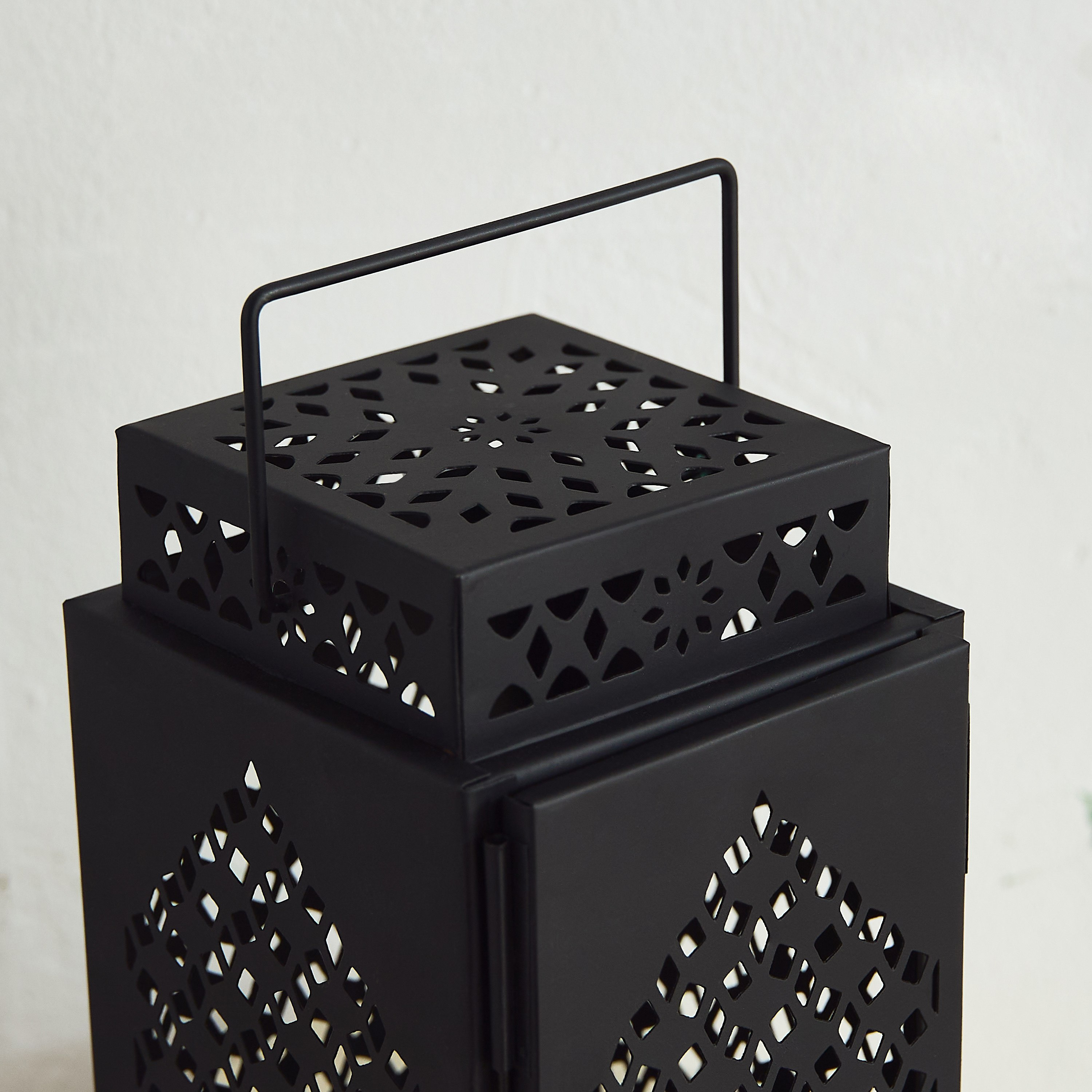 Isaba Metal Cutwork Small Lantern - 10x11x18 cm-hbxdecorandfurnishings-homeaccessories-lanterns-image-4
