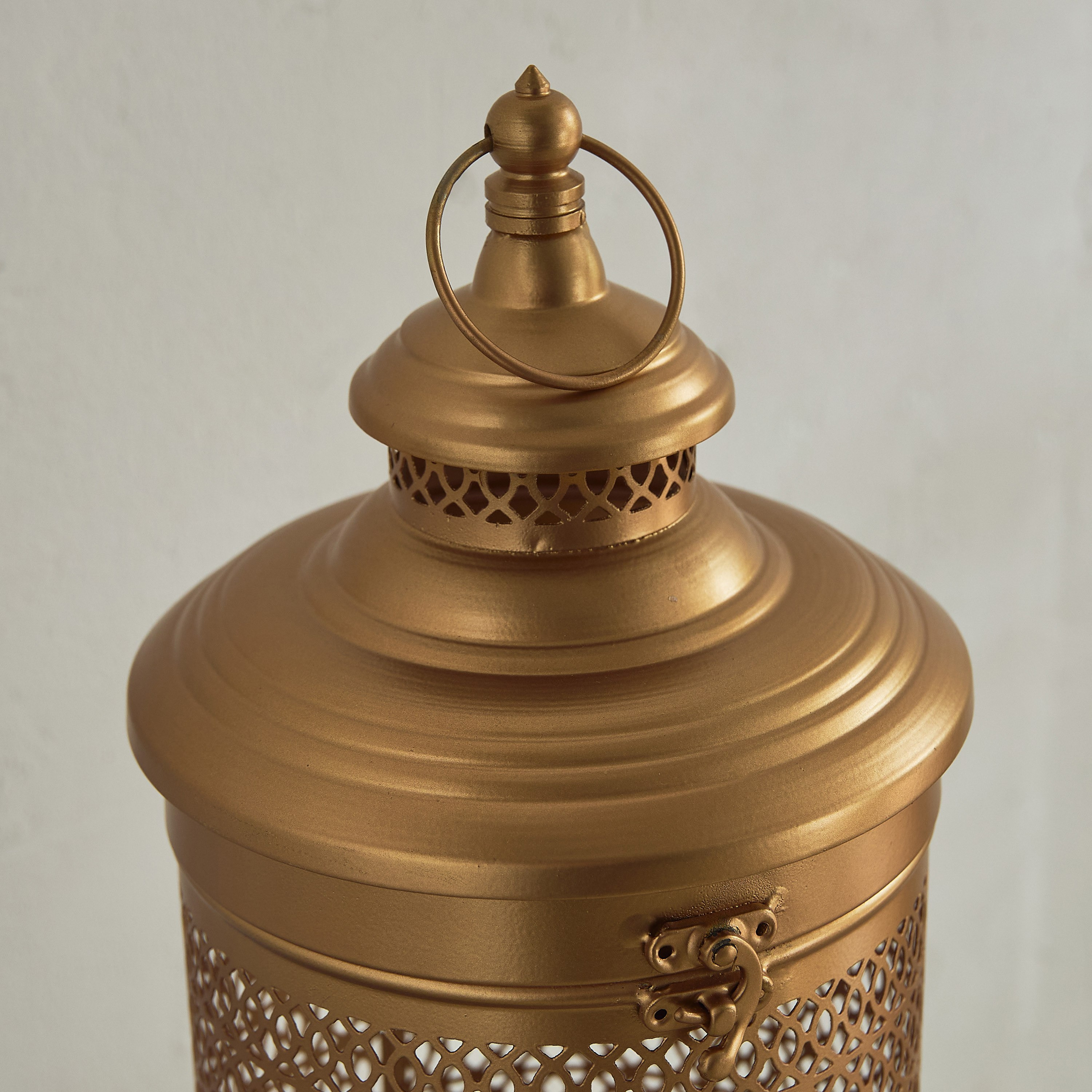 فانوس معدني بتصاميم مفرغة من إسابا - 17x17x41 سم-PROMO_HB_AE_B2G2_011025-image-4