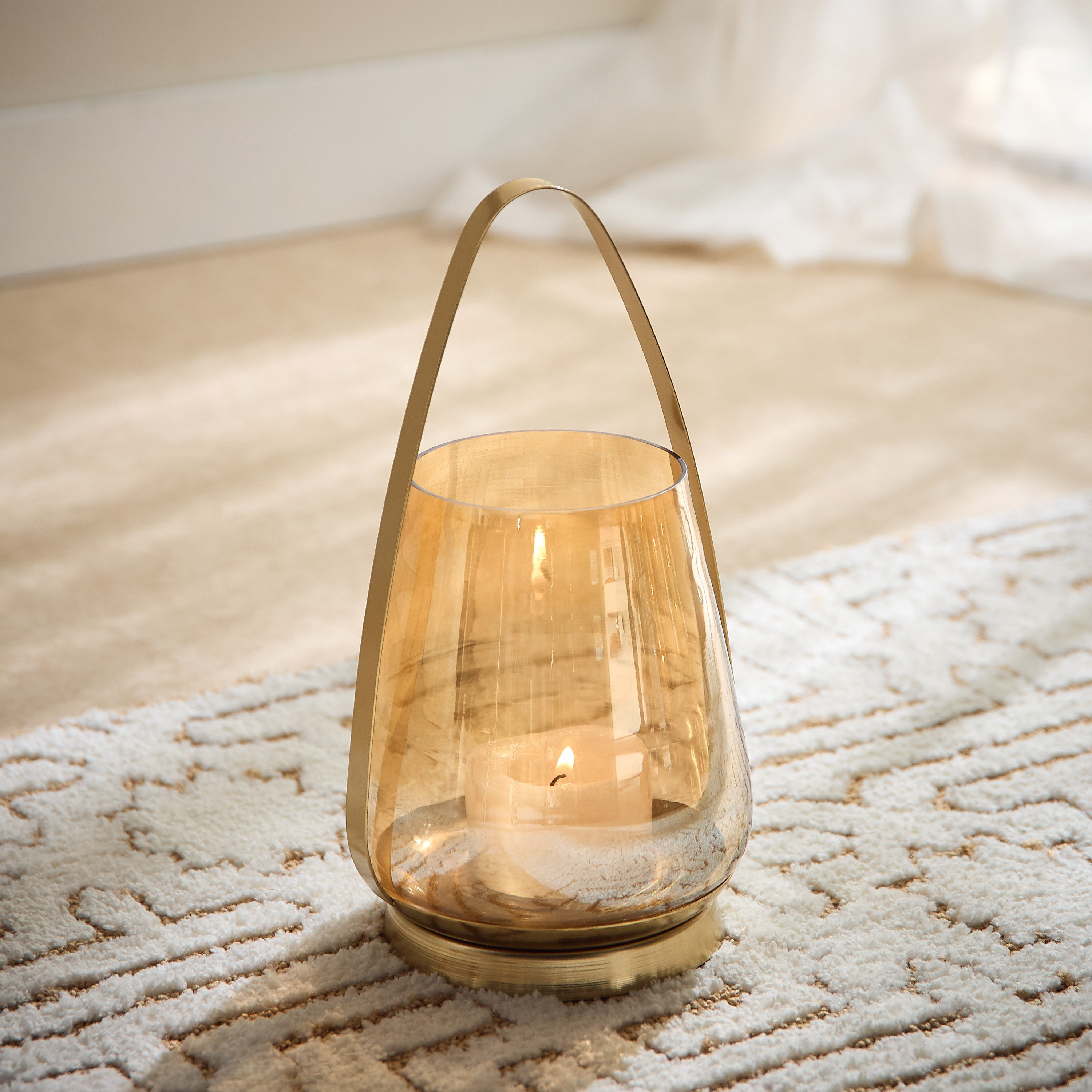 حامل شموع معدني بزجاج لامع من أكورد - 17.5x14x25.5 سم-hbxlivingroom-decorandaccessories-candleholders-image-1