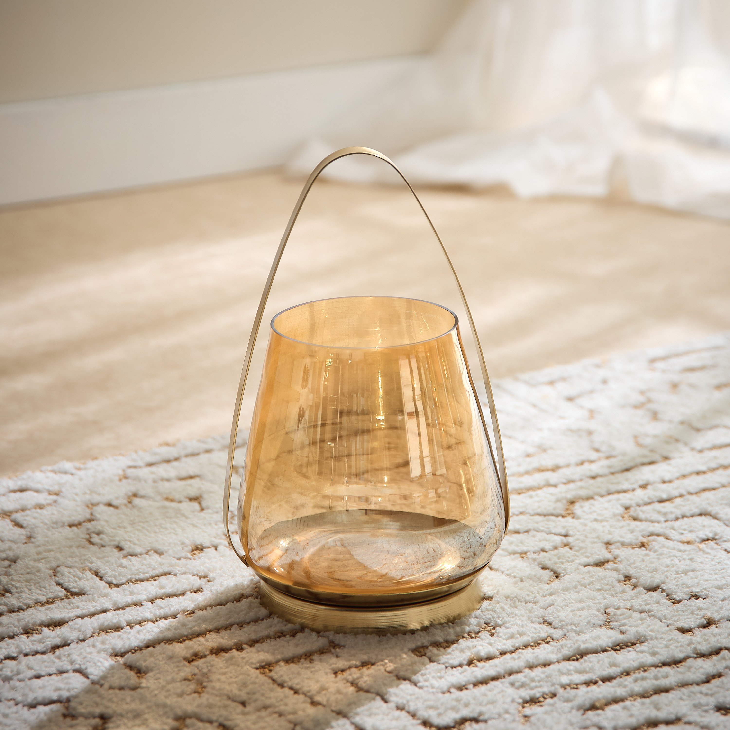 حامل شموع معدني بزجاج لامع من أكورد - 17.5x14x25.5 سم-hbxlivingroom-decorandaccessories-candleholders-image-2