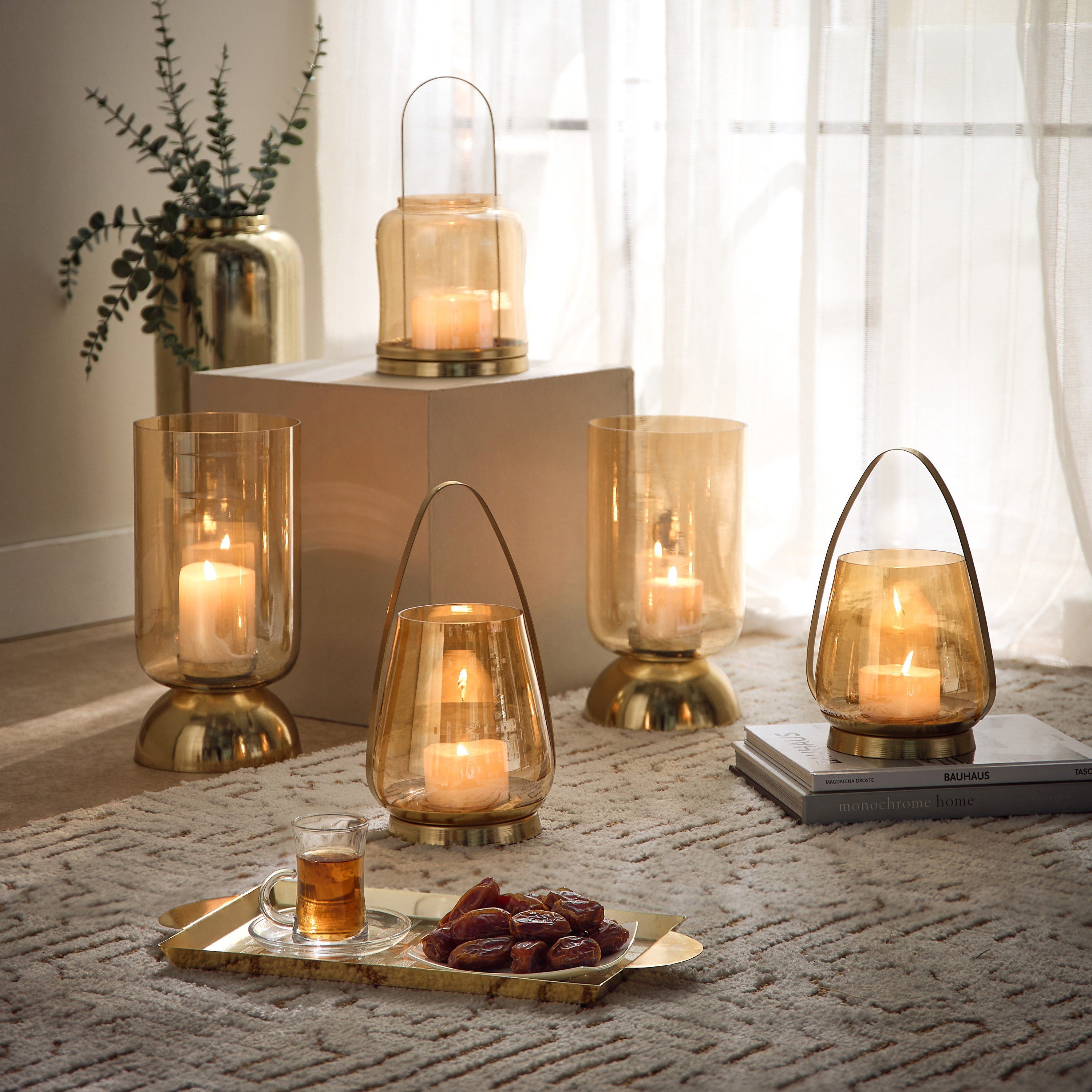 حامل شموع معدني بزجاج لامع من أكورد - 17.5x14x25.5 سم-hbxlivingroom-decorandaccessories-candleholders-image-4