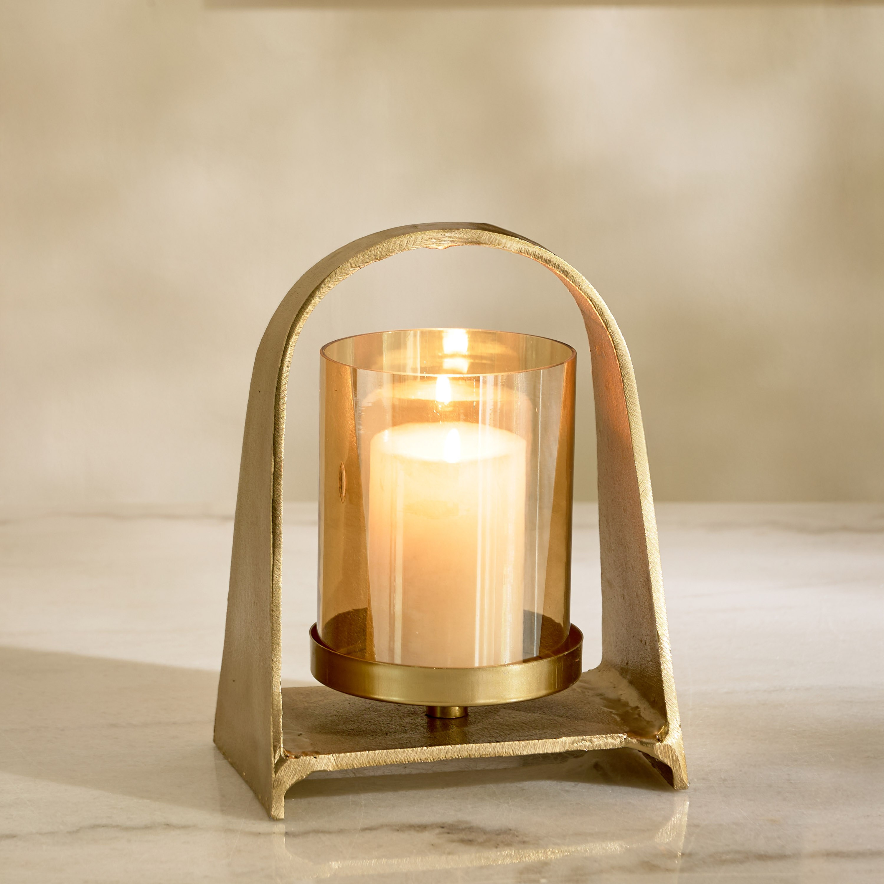 حامل شموع فانوس ألومنيوم بزجاج لامع من أكورد - 16x11.5x22 سم-hbxlivingroom-decorandaccessories-candleholders-image-5