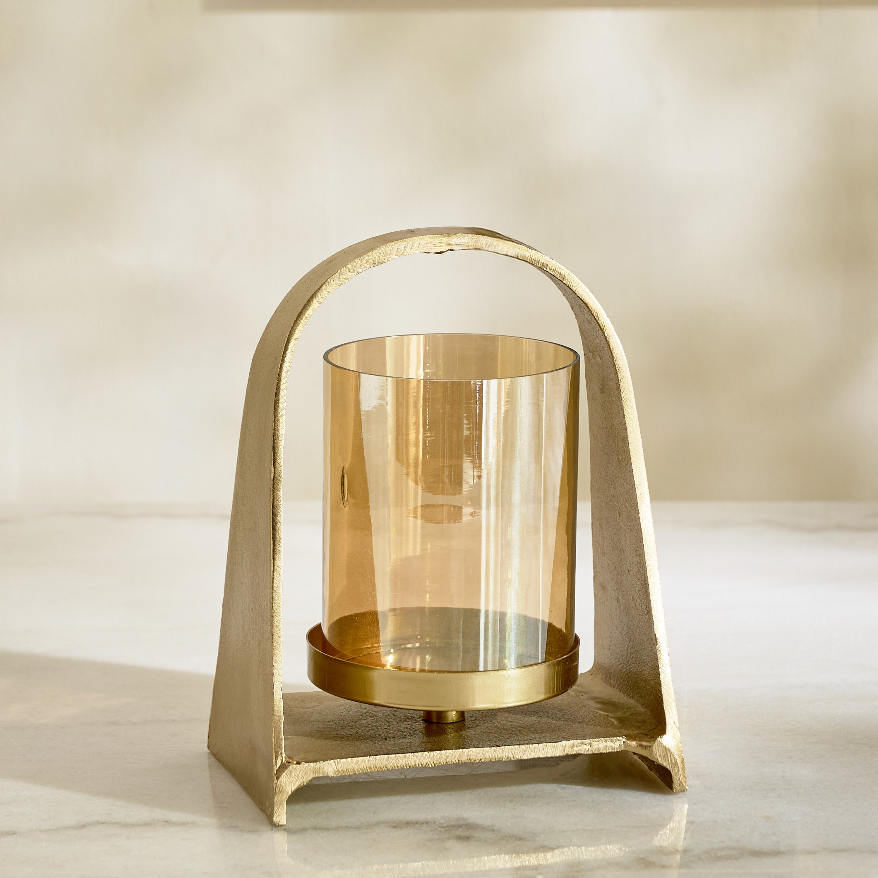 حامل شموع فانوس ألومنيوم بزجاج لامع من أكورد - 16x11.5x22 سم-hbxlivingroom-decorandaccessories-candleholders-image-6