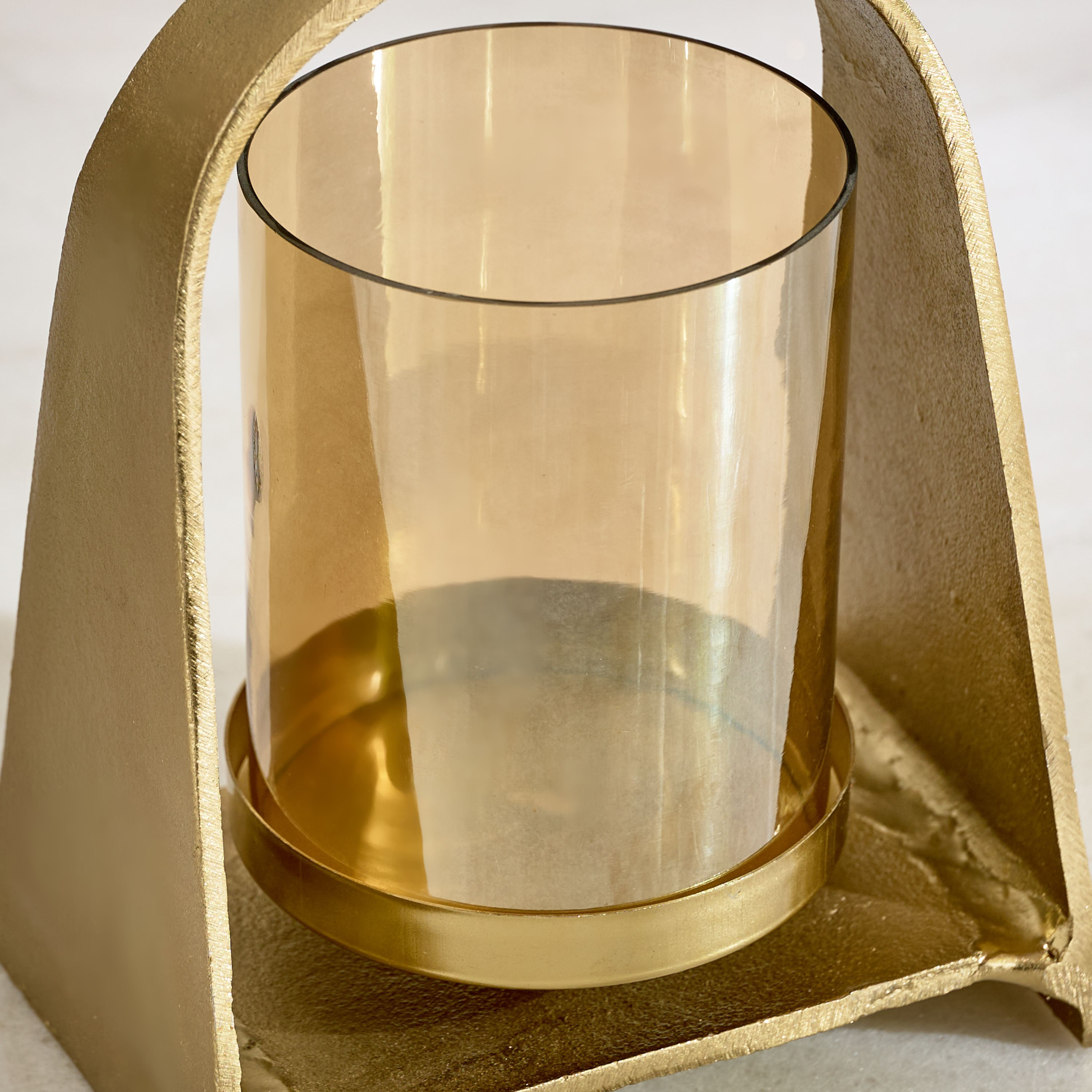 حامل شموع فانوس ألومنيوم بزجاج لامع من أكورد - 16x11.5x22 سم-hbxlivingroom-decorandaccessories-candleholders-image-8