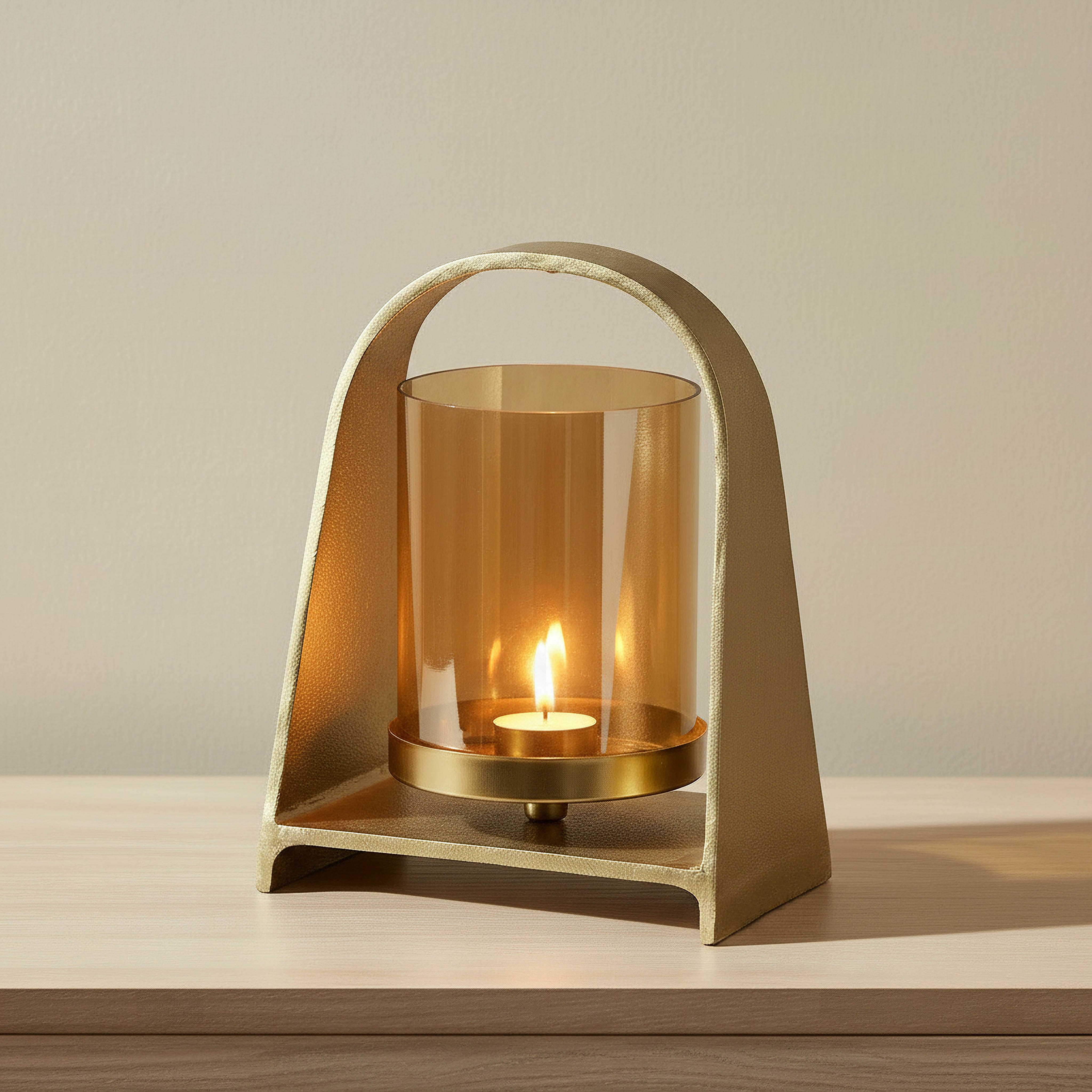 حامل شموع فانوس ألومنيوم بزجاج لامع من أكورد - 16x11.5x22 سم-hbxlivingroom-decorandaccessories-candleholders-image-2
