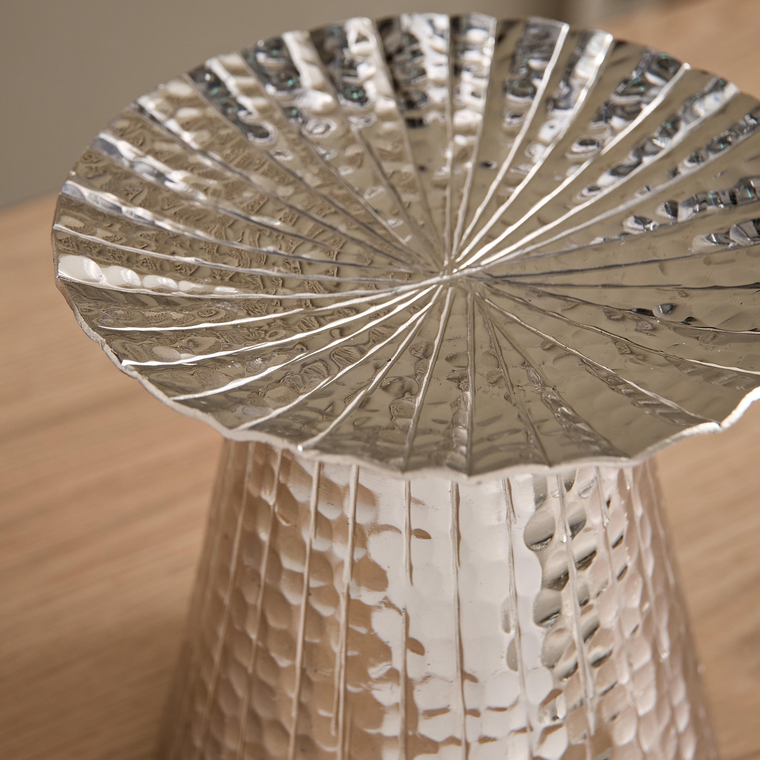 حامل شموع طويلة مستدير مضلع ألومنيوم لامع من أوسي - 15.5 × 15.5 × 15 سم-hbxlivingroom-decorandaccessories-candleholders-image-3