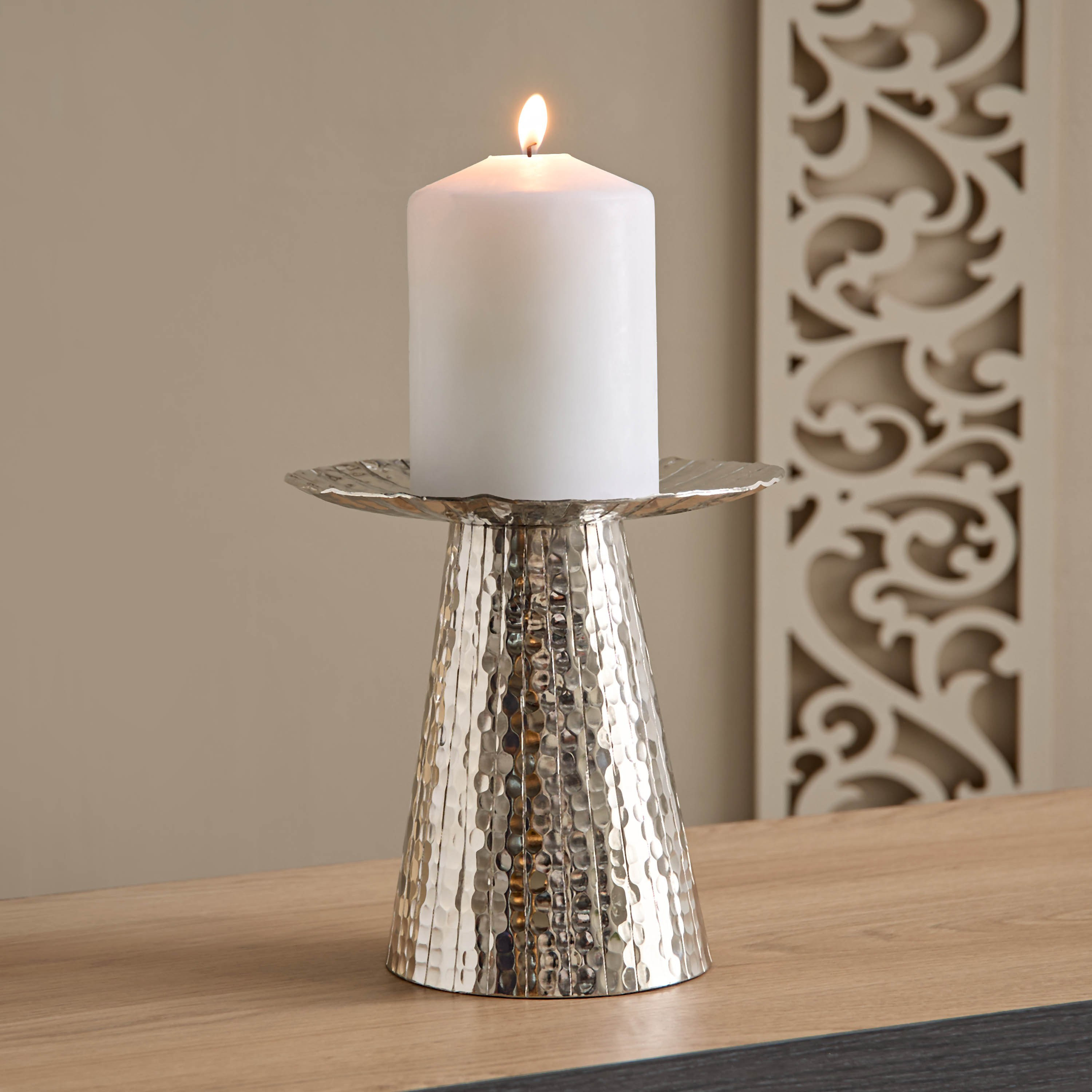Ausie Aluminium Sparkle Ribbed Round Pillar Candle Holder - 21x21x20 cm-hbxlivingroom-decorandaccessories-candleholders-image-1