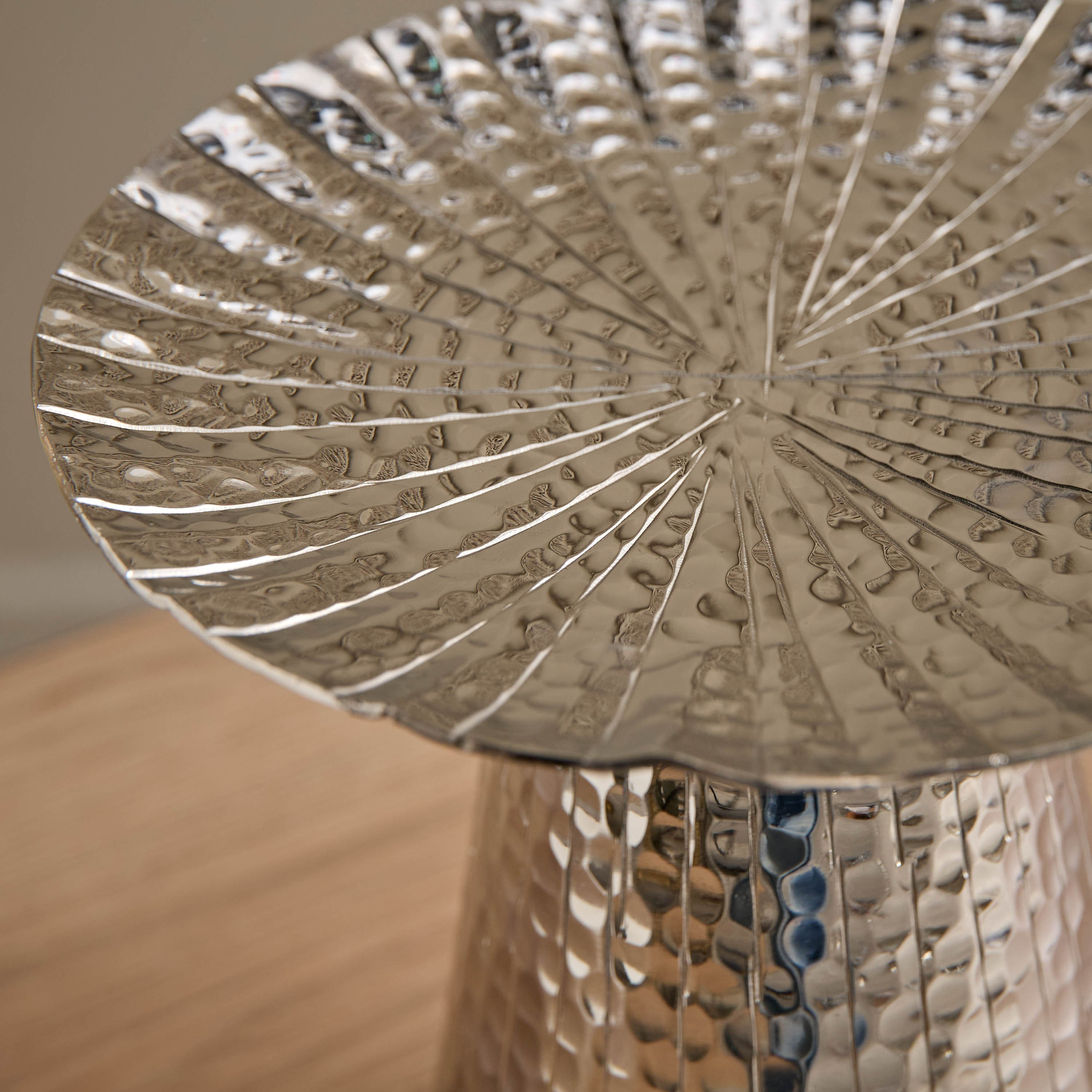 Ausie Aluminium Sparkle Ribbed Round Pillar Candle Holder - 21x21x20 cm-hbxlivingroom-decorandaccessories-candleholders-image-3