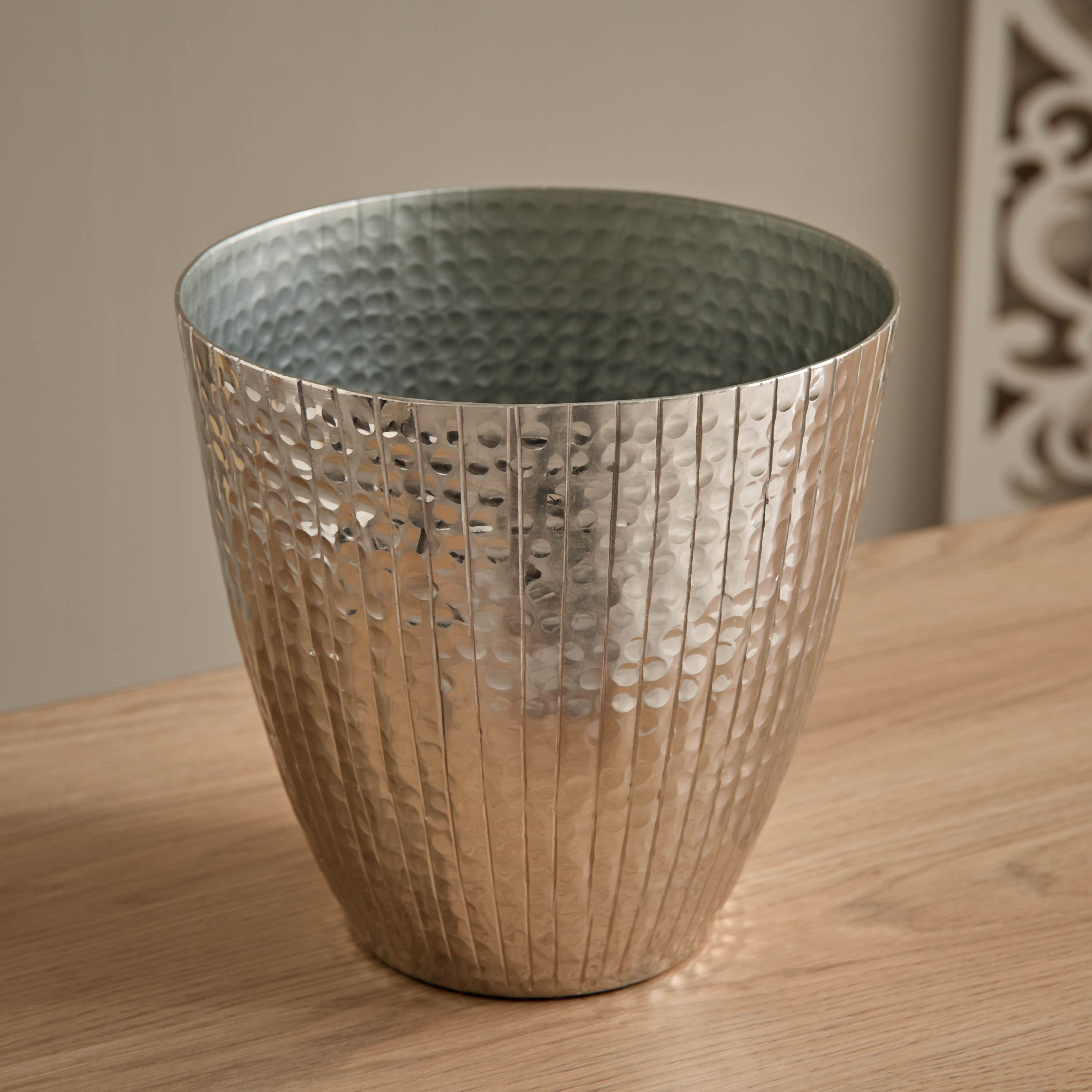 إناء زرع مستدير مضلع ألومنيوم لامع من أوسي - 20 × 20 × 19 سم-hbxlivingroom-decorandaccessories-plantersandurns-image-2