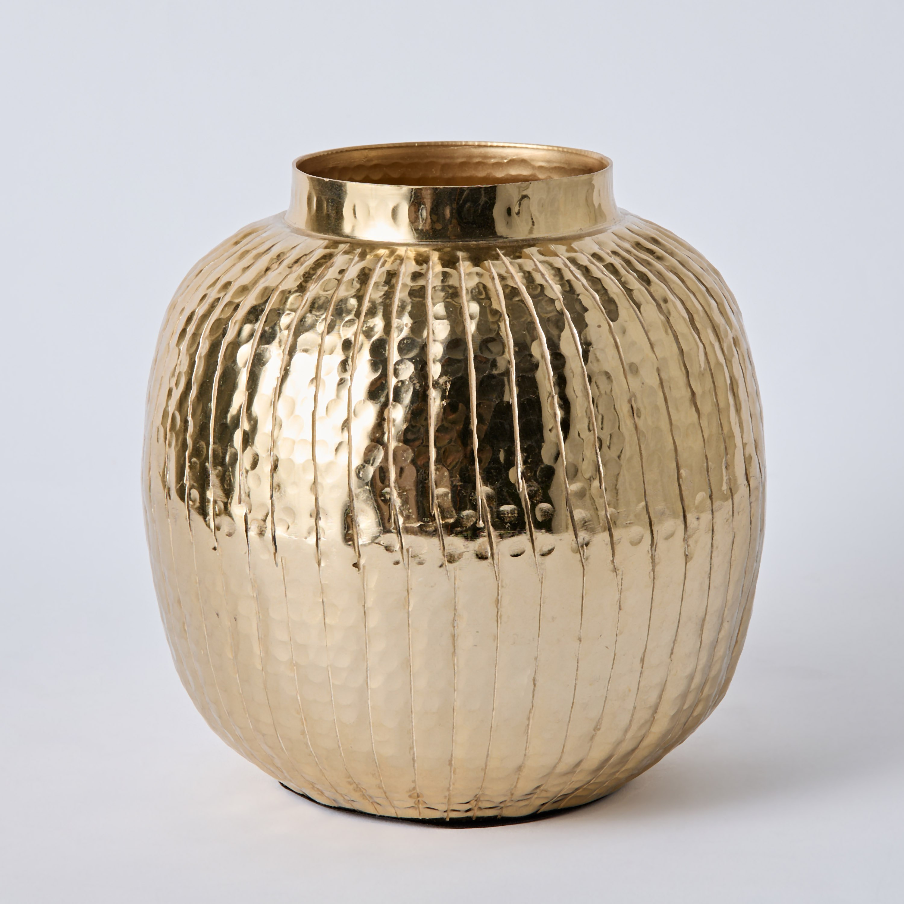 مزهرية ألومنيوم مضلعة من أوزي - 21x21x21.5 سم-hbxbedroom-decorandaccessories-vases-image-5
