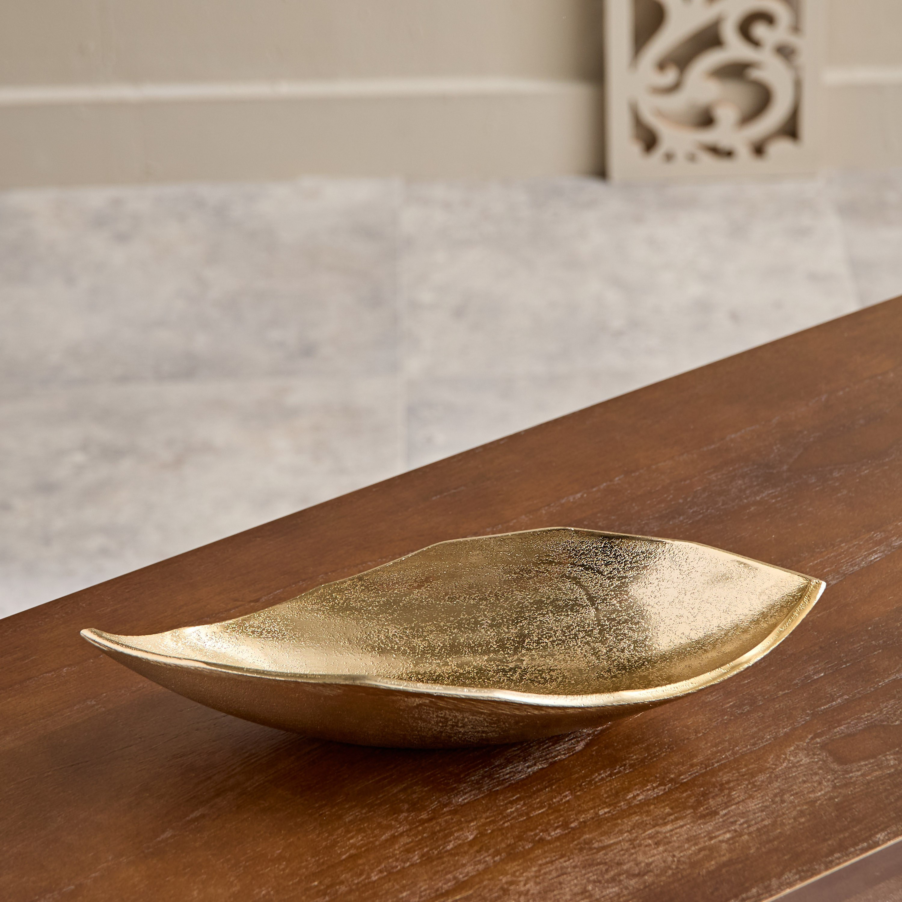 Arizona Aluminium Twisty Bowl - 33x12.5x5.7 cm-hbxdecorandfurnishings-homeaccessories-bowls-image-2