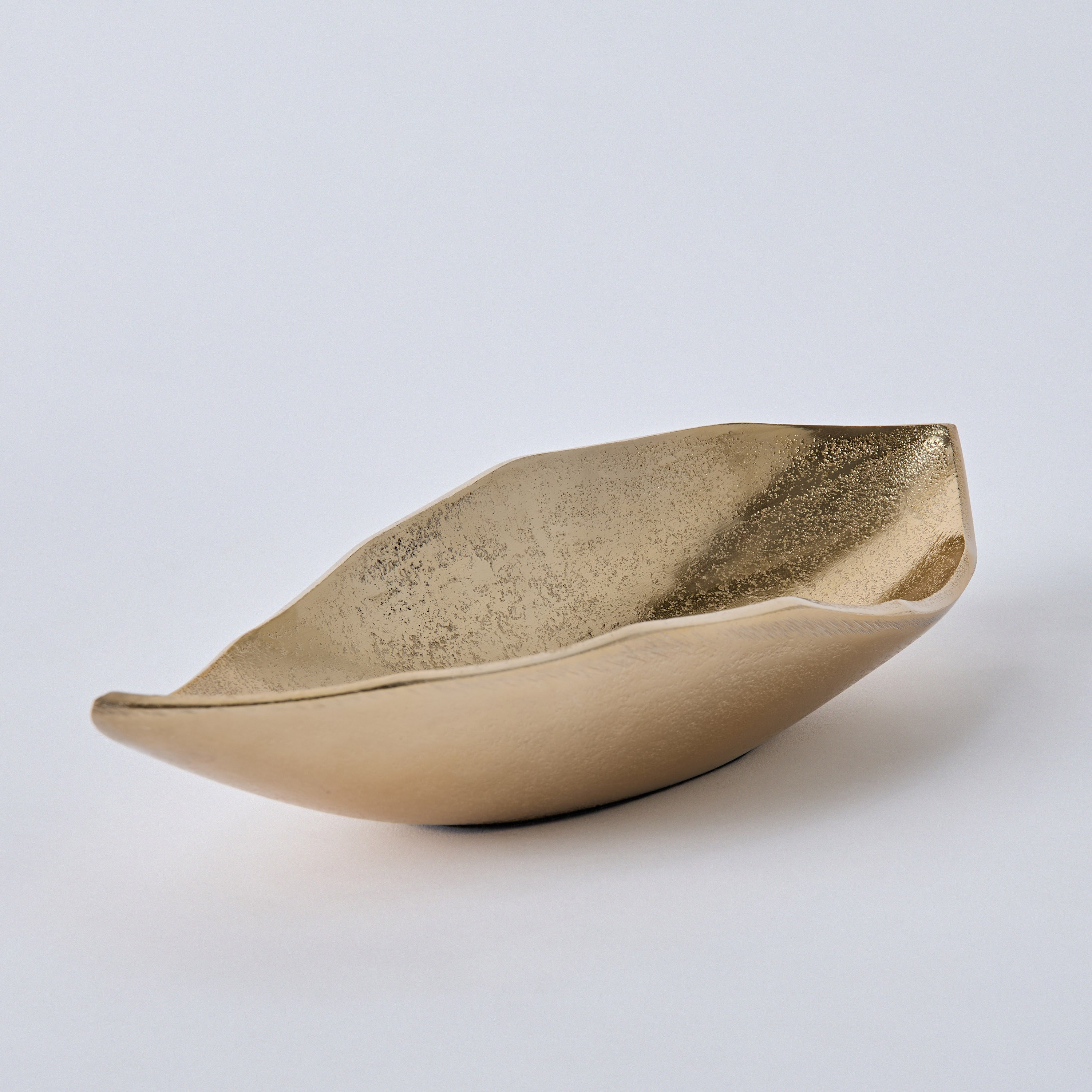 Arizona Aluminium Twisty Bowl - 33x12.5x5.7 cm-hbxdecorandfurnishings-homeaccessories-bowls-image-5