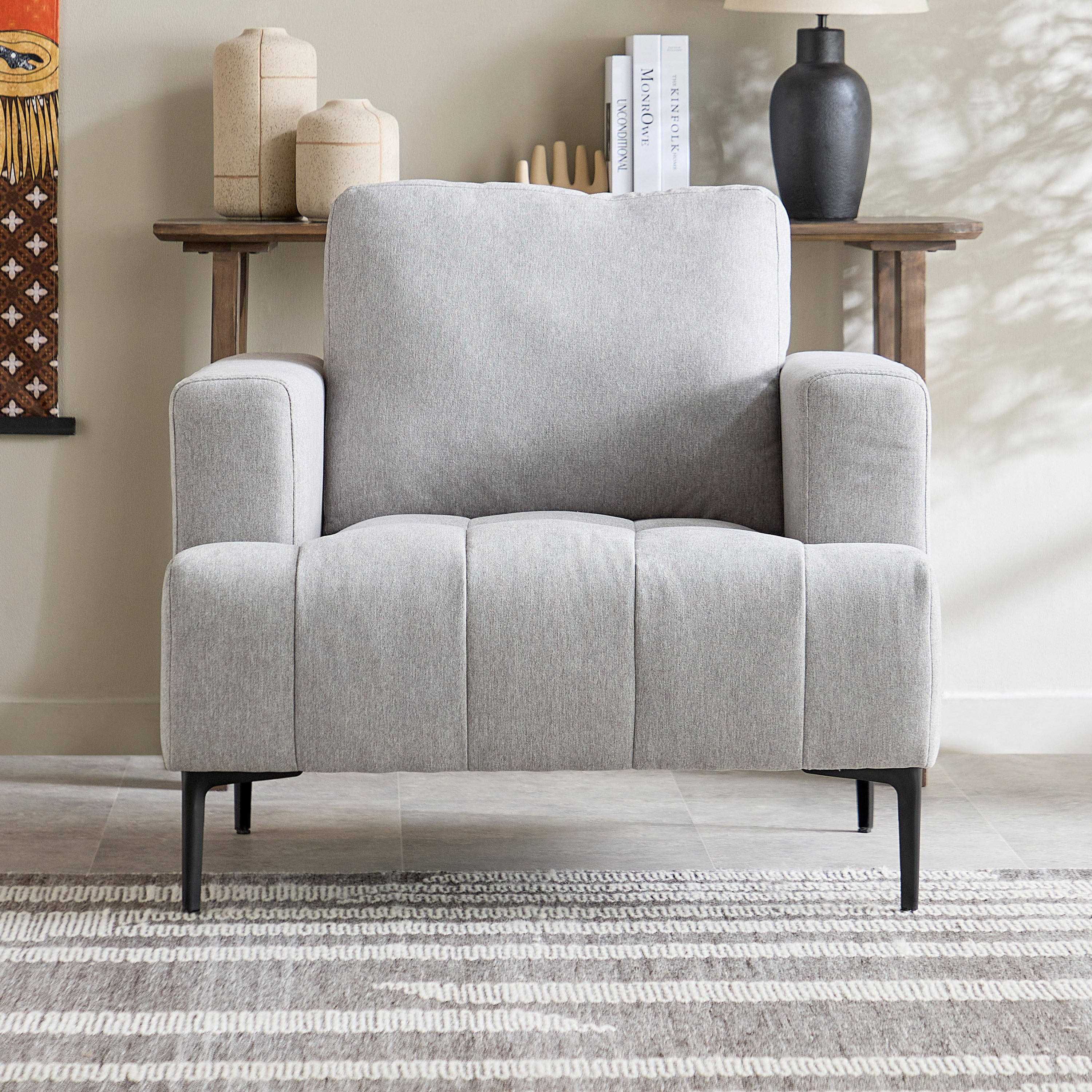 كرسي قماش بمساند ذراعين من سكوت-hbxlivingroom-sofasandarmchairs-sofas-image-2