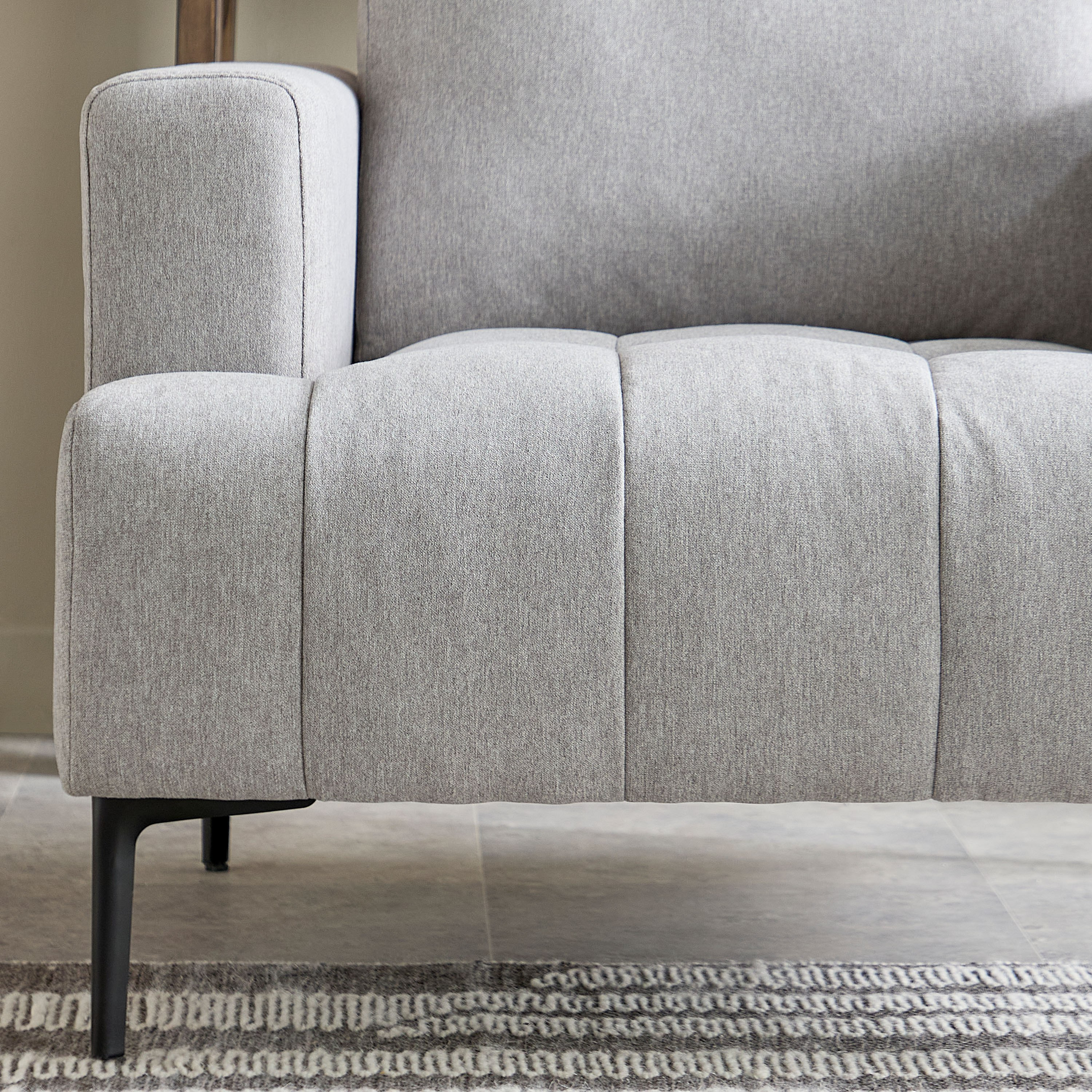 كرسي قماش بمساند ذراعين من سكوت-hbxlivingroom-sofasandarmchairs-sofas-image-4