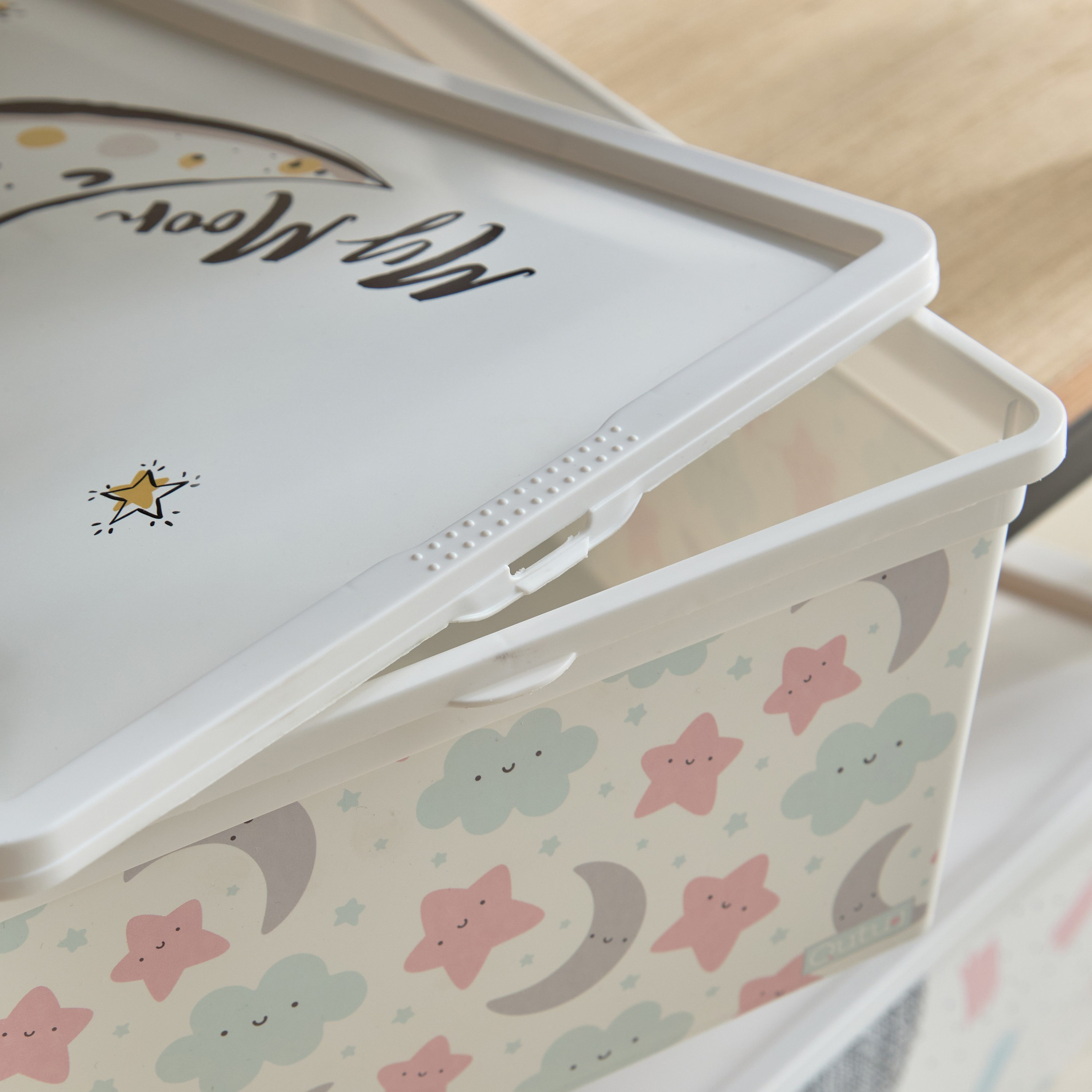 صندوق بطبعات تريند من أدفنشرر - 37x26x14 لتر-hbxkidsandyouth-bathandlaundry-bathroomaccessories-image-3