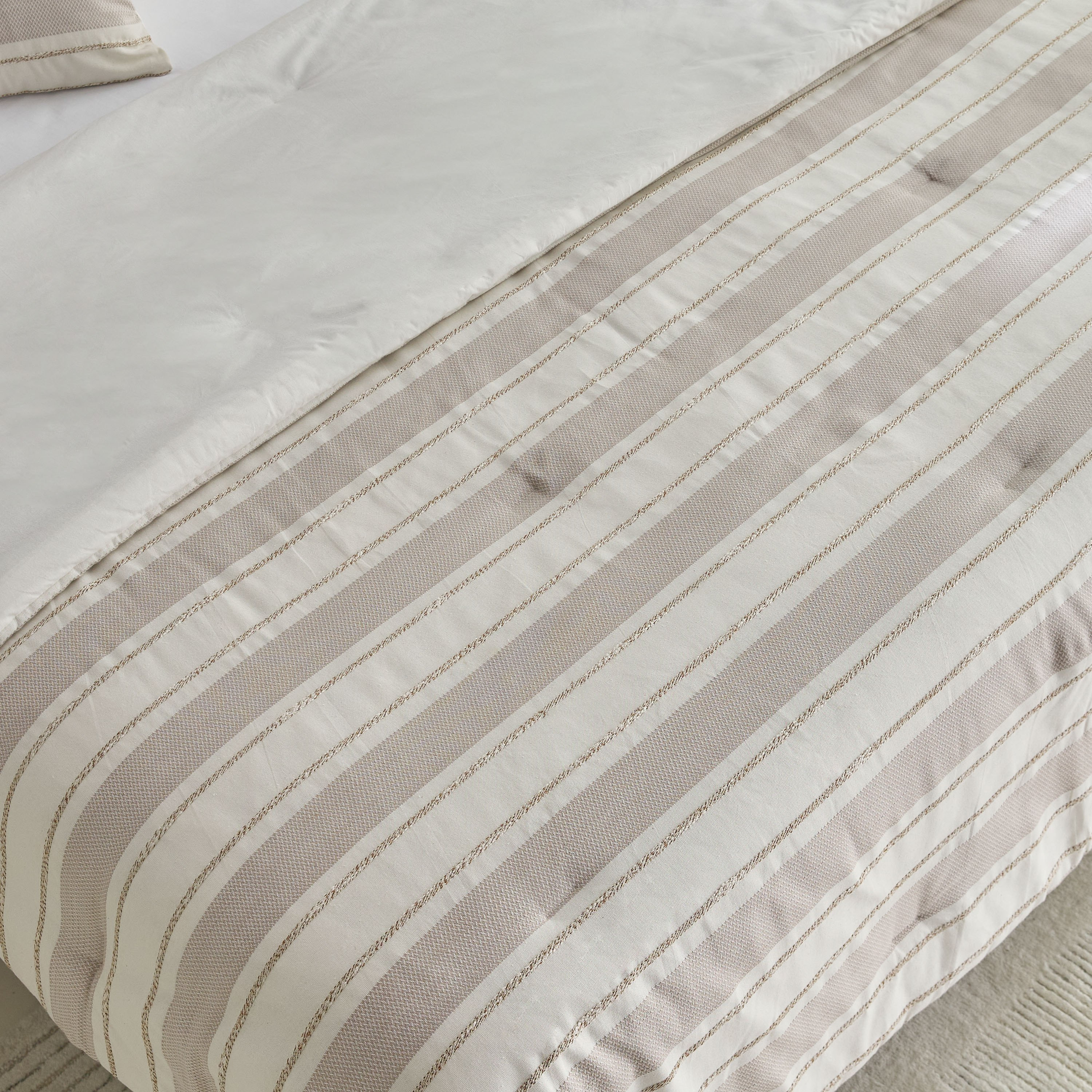 طقم لحاف كينج منسوج 5 قطع من وييف إليجانس - 220x240 سم-hbxhomeware-hbxbedroom-image-4
