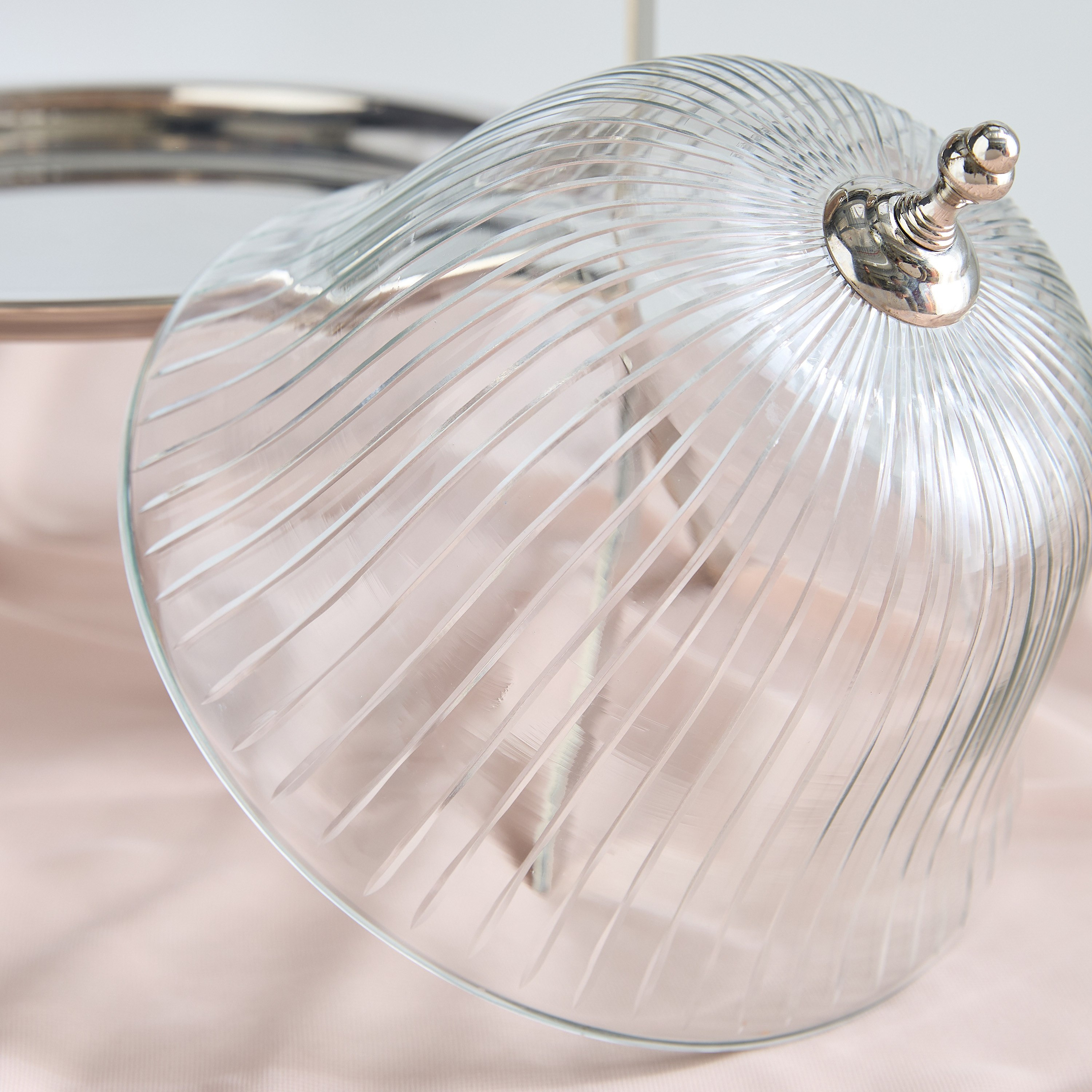 حامل بطابقين مع قبة من أورينتال-hbxdecorandfurnishings-tabletop-serveware-image-4