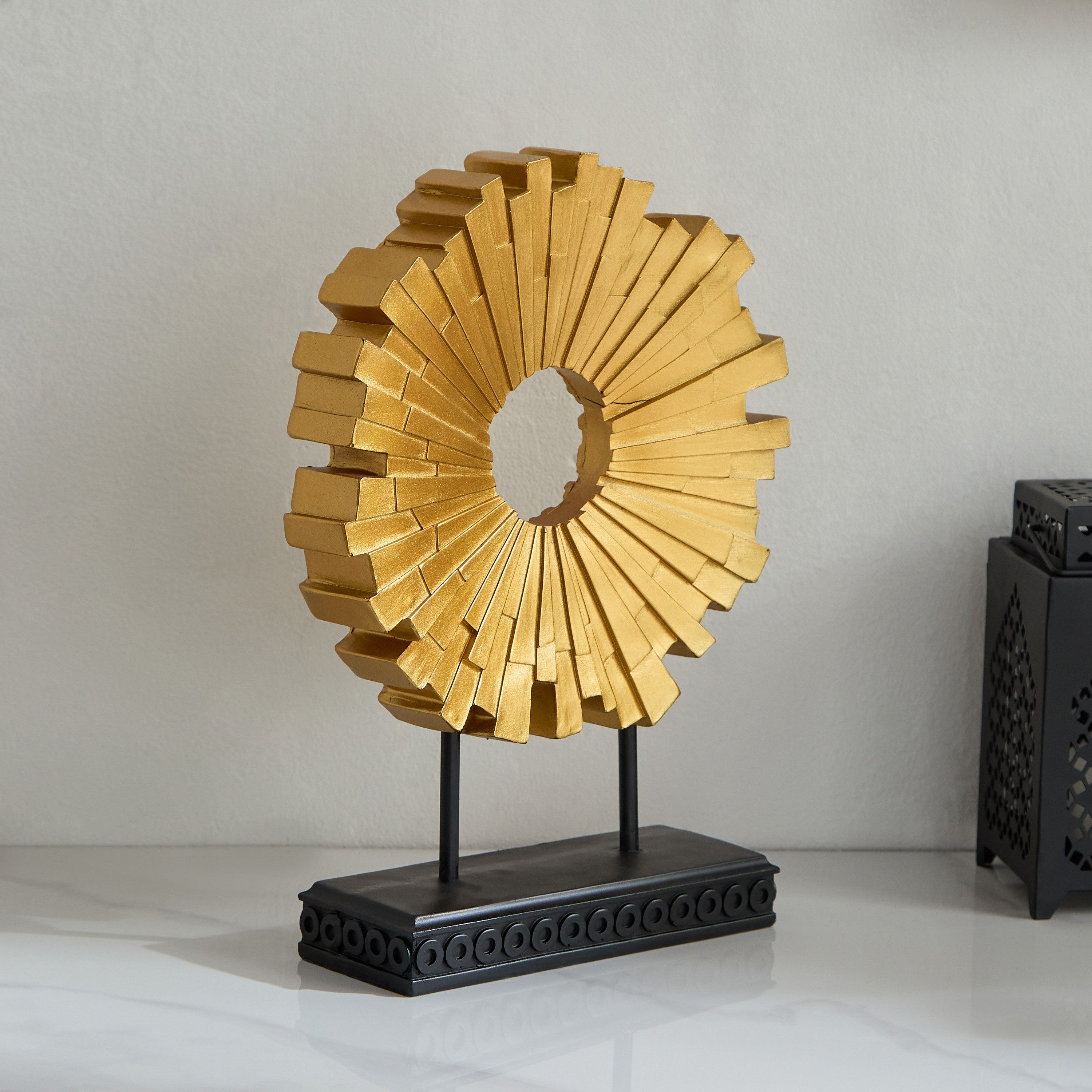 زينة تجريدية بولي ريسين من دينما - 25.5x8x34 سم-hbxhomeware-homedecor-figurinesandornaments-image-1