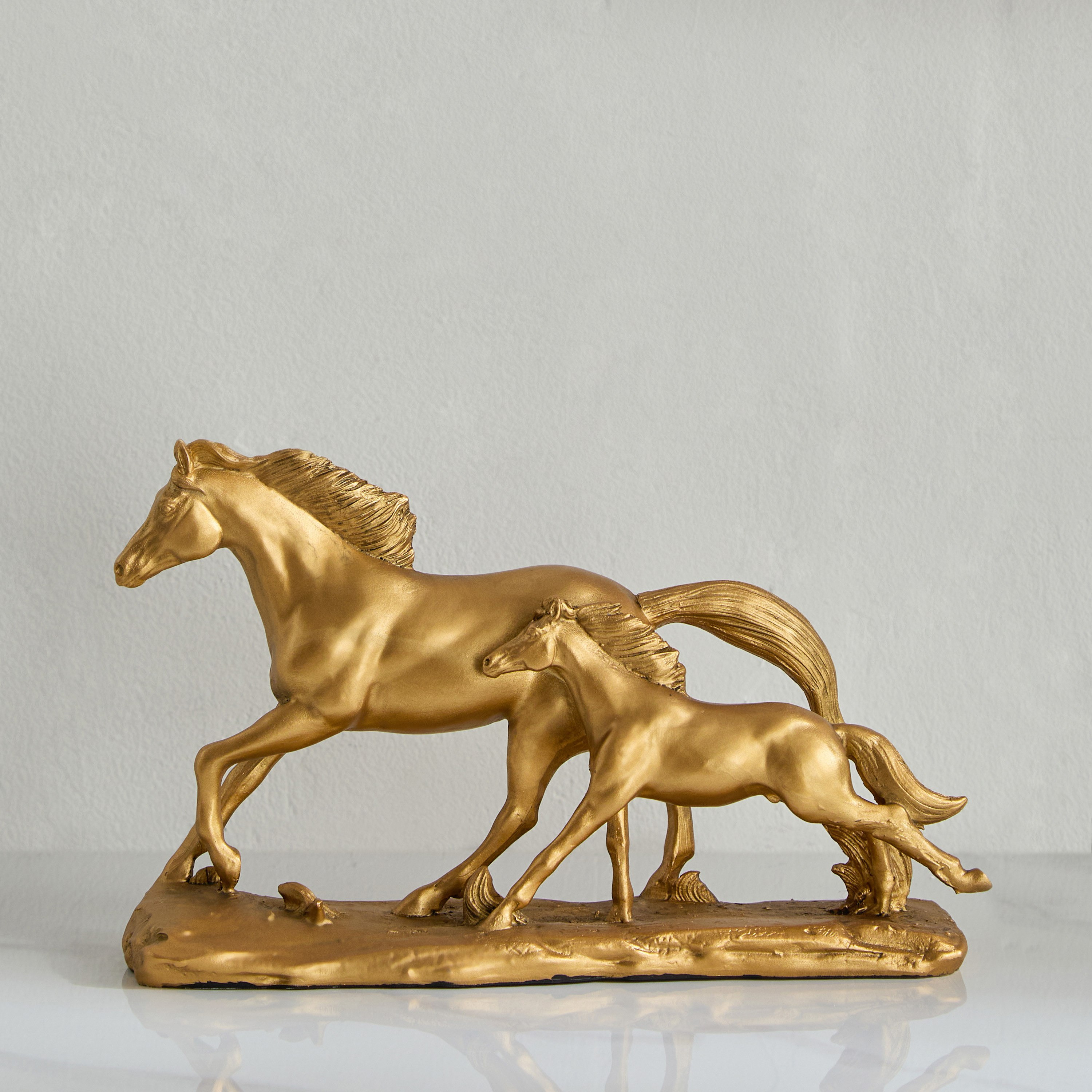تمثال أحصنة لأم وطفلها بوليريسين من دينما - 27.3x8x16.3 سم-hbxhomeware-homedecor-figurinesandornaments-image-2