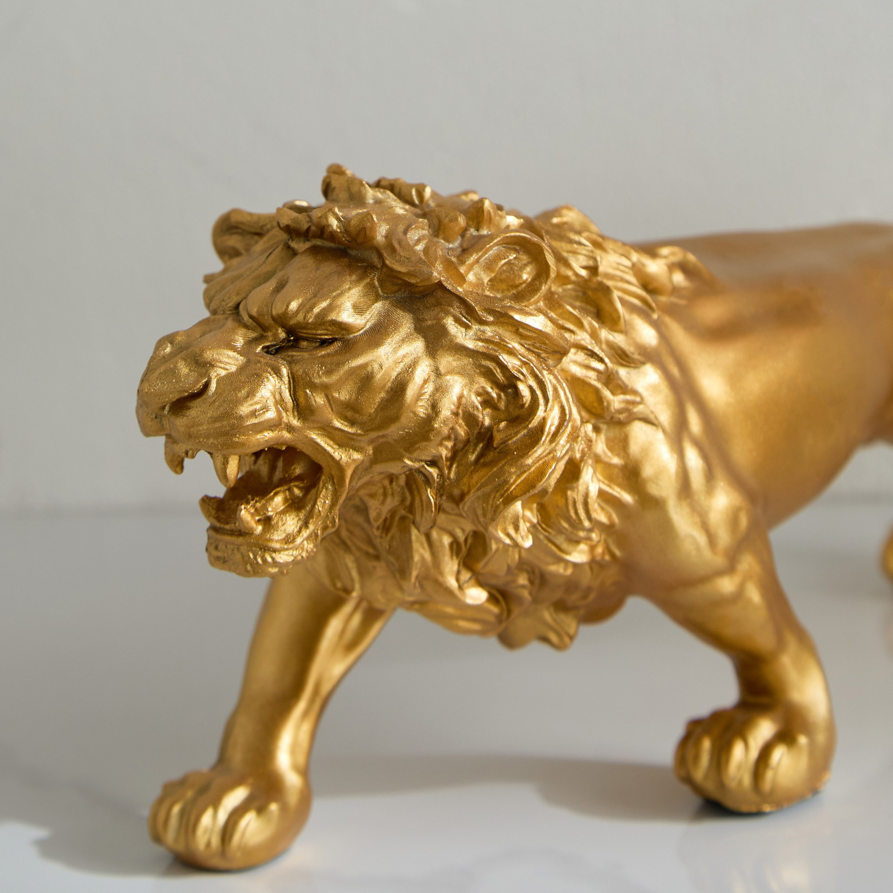 تمثال أسد بولي ريسين من دينما - 32.5x11.2x15 سم-hbxhomeware-homedecor-figurinesandornaments-image-3