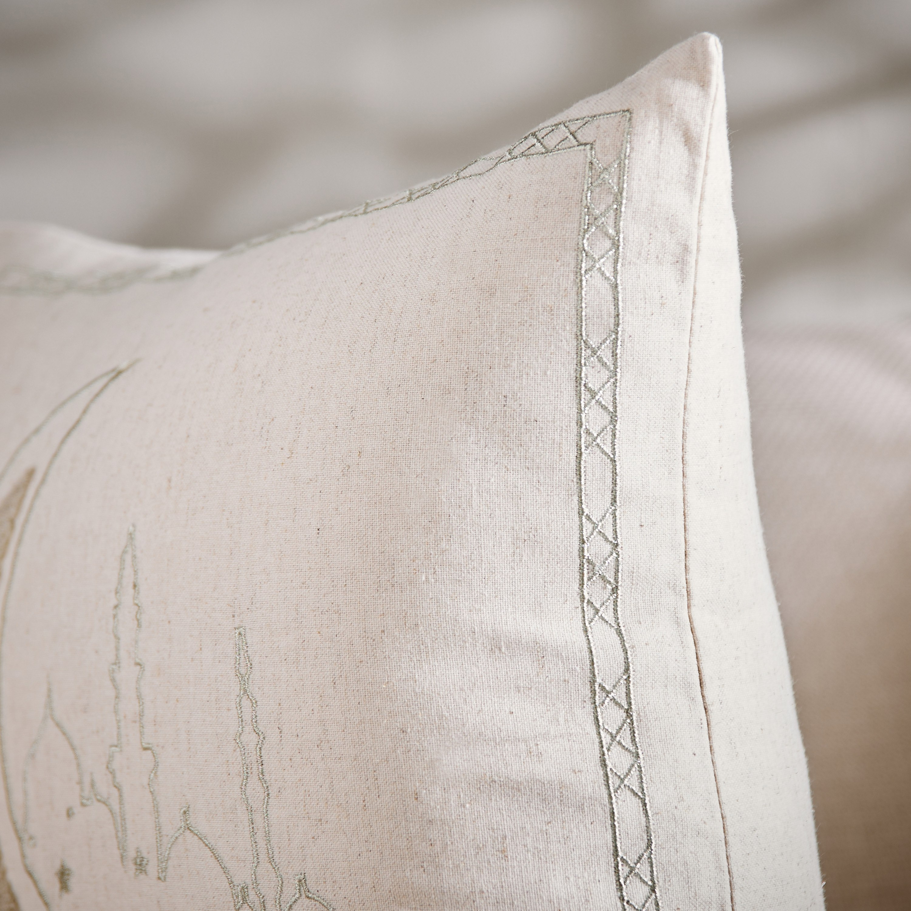 وسادة محشوّة بتطريز قمر ونجوم من سكاي لاين ميراج - 45x45 سم-hbxlivingroom-furnishings-cushionsandcovers-filledcushions-image-2
