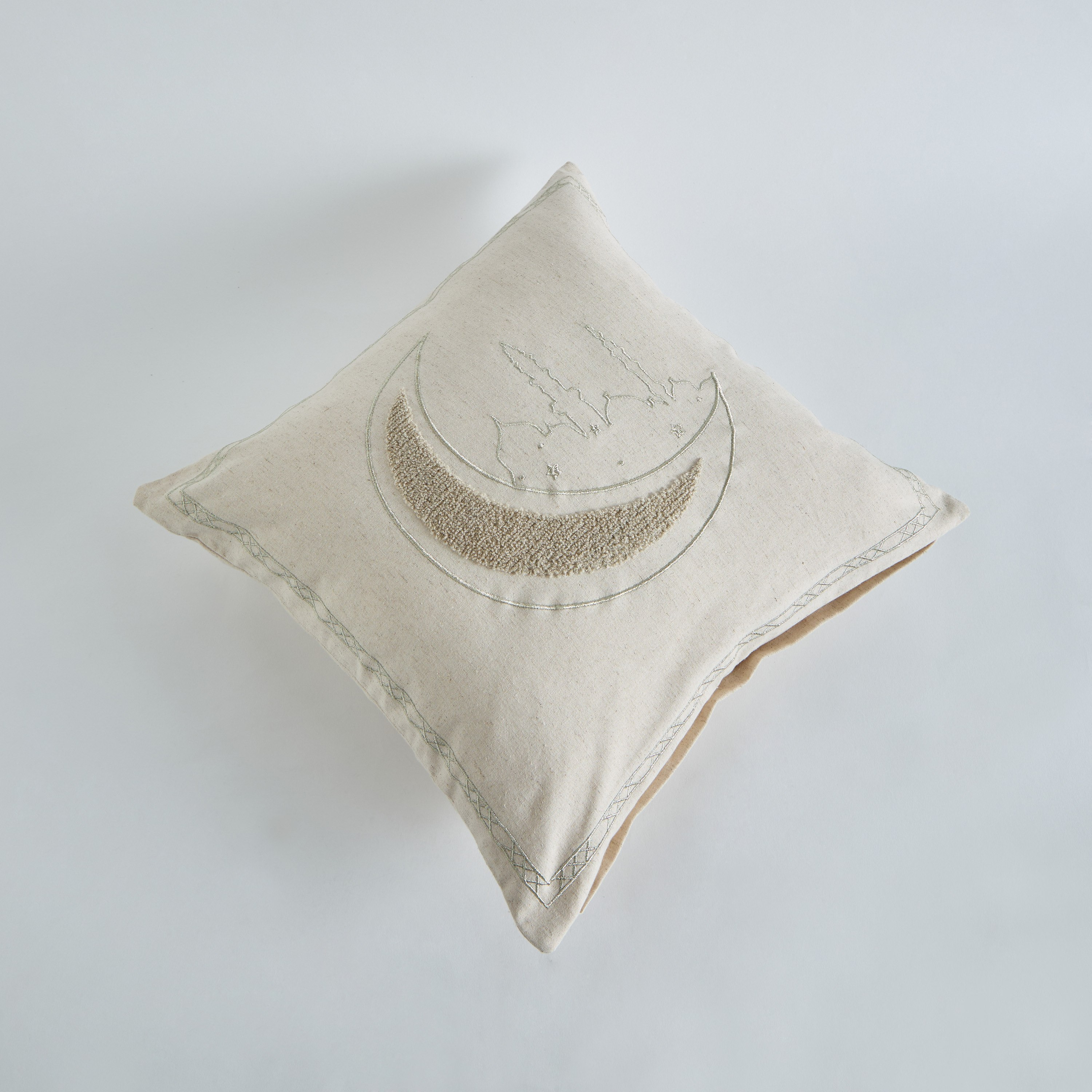 وسادة محشوّة بتطريز قمر ونجوم من سكاي لاين ميراج - 45x45 سم-hbxlivingroom-furnishings-cushionsandcovers-filledcushions-image-5