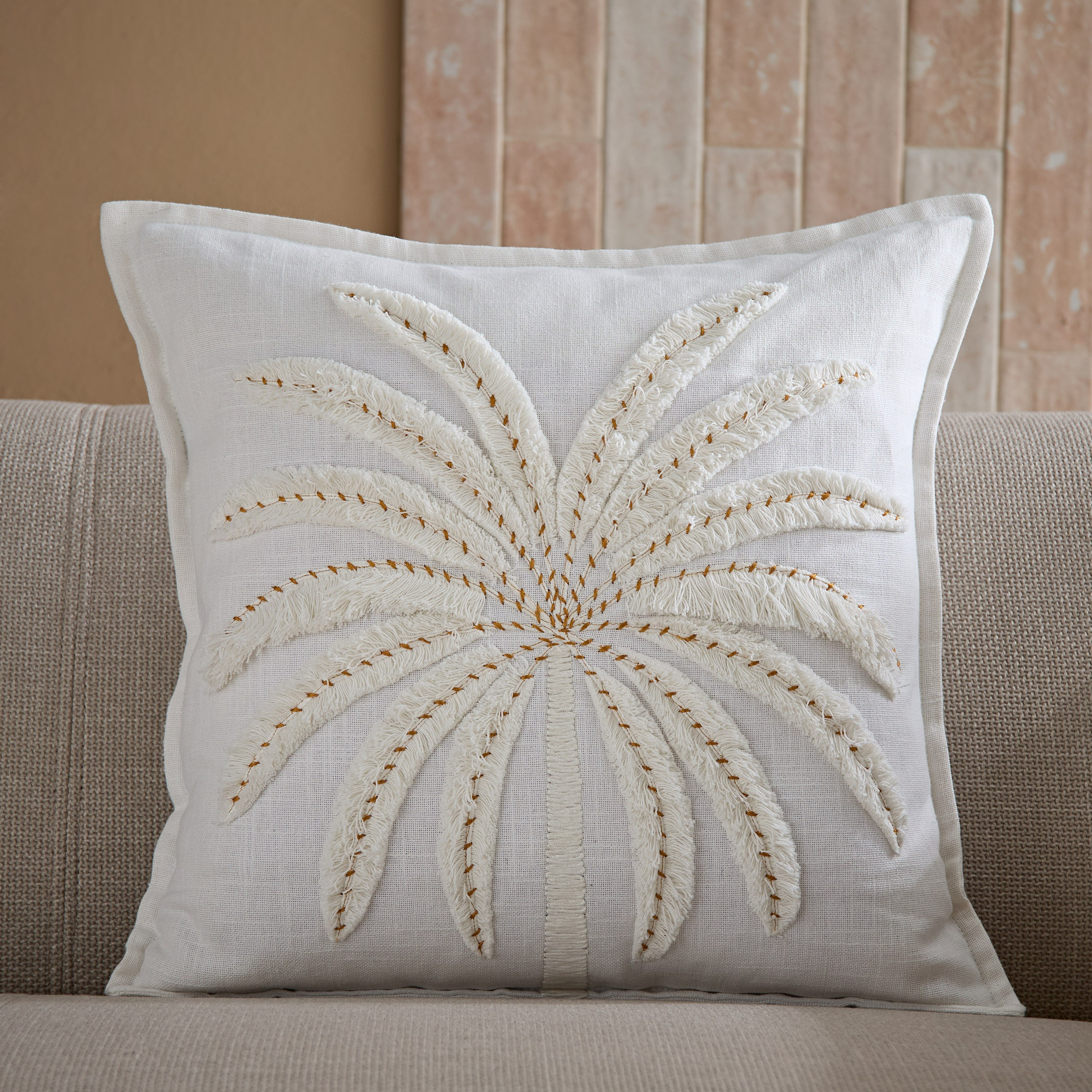 وسادة محشوة من نوماديك لوكس - 45×45 سم-hbxlivingroom-furnishings-cushionsandcovers-filledcushions-image-1