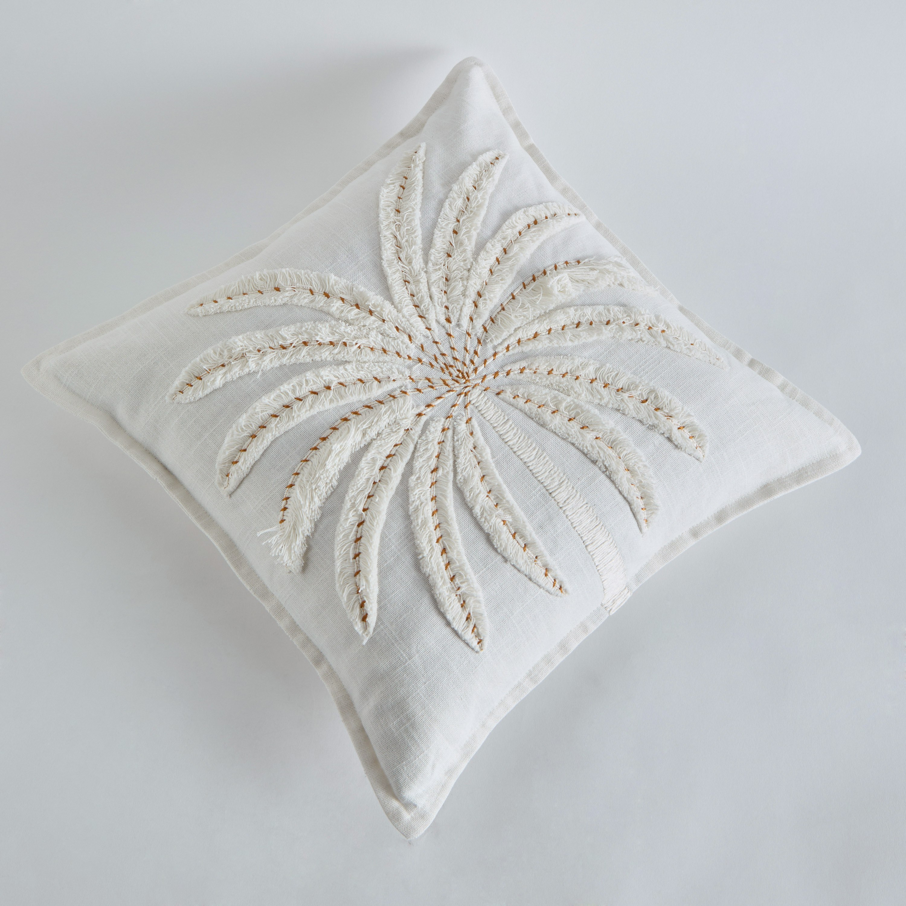 وسادة محشوة من نوماديك لوكس - 45×45 سم-hbxlivingroom-furnishings-cushionsandcovers-filledcushions-image-5