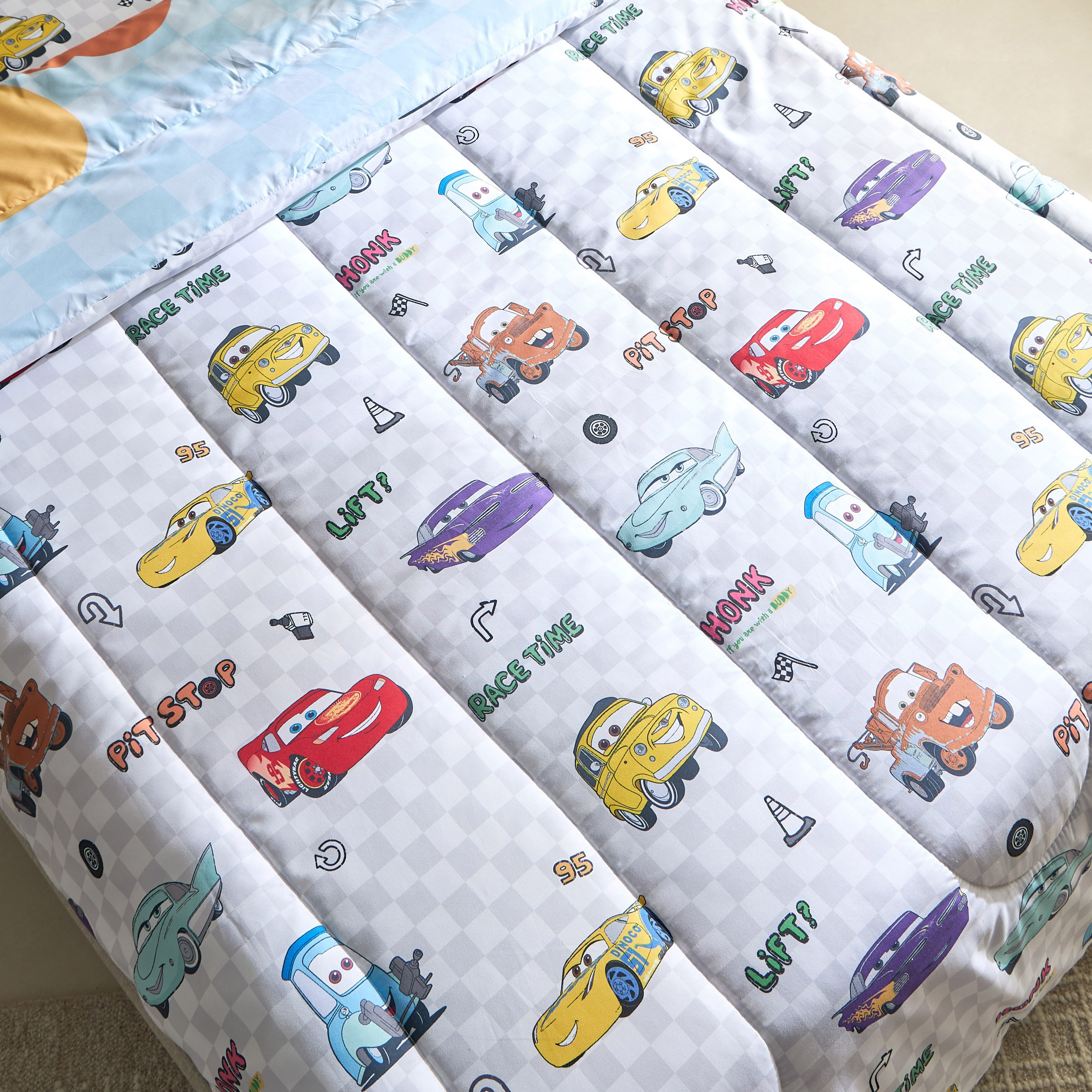 طقم لحاف توين قطعتين بتصميم كارز رادياتير سبرينجز - 160×220 سم-hbxhomeware-hbxbedroom-image-5