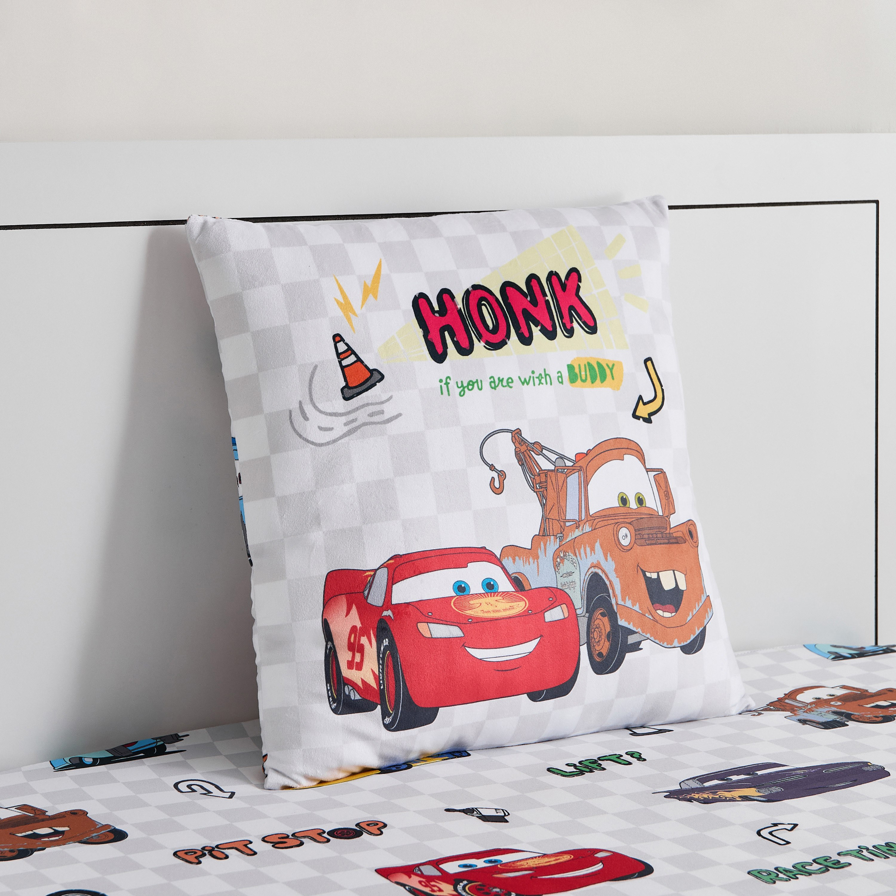 وسادة بتصميم كارز - 40×40 سم-hbxhomeware-hbxbedroom-image-1