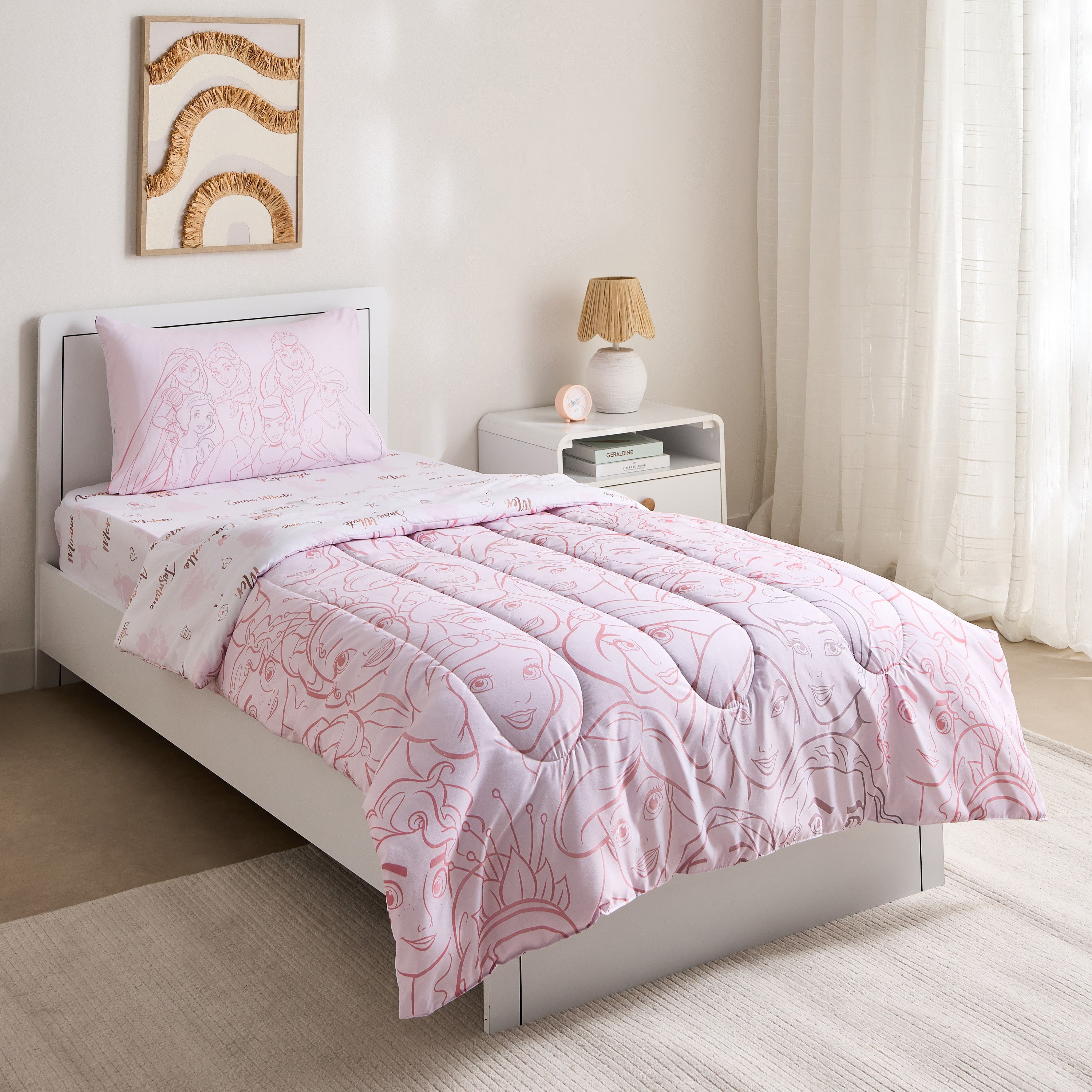 طقم لحاف فردي قطعتين بتصميم وجوه أميرات - 135x220 سم-hbxhomeware-hbxbedroom-image-2