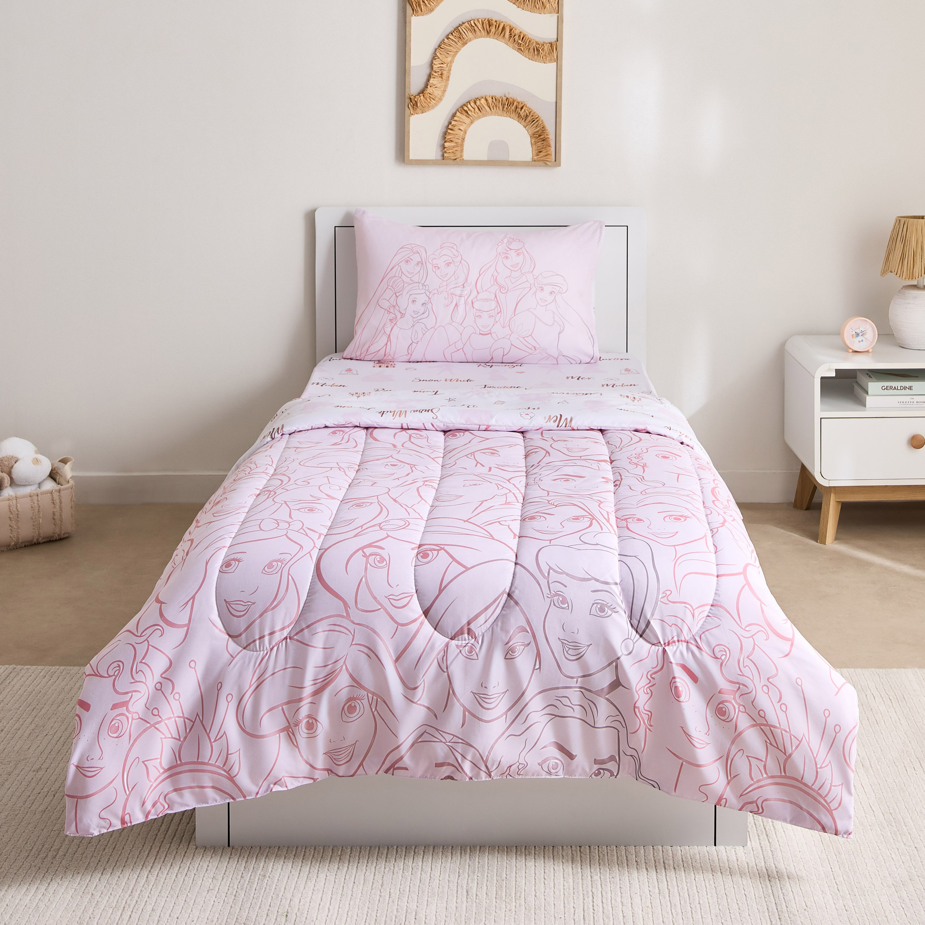 طقم لحاف فردي قطعتين بتصميم وجوه أميرات - 135x220 سم-hbxhomeware-hbxbedroom-image-3