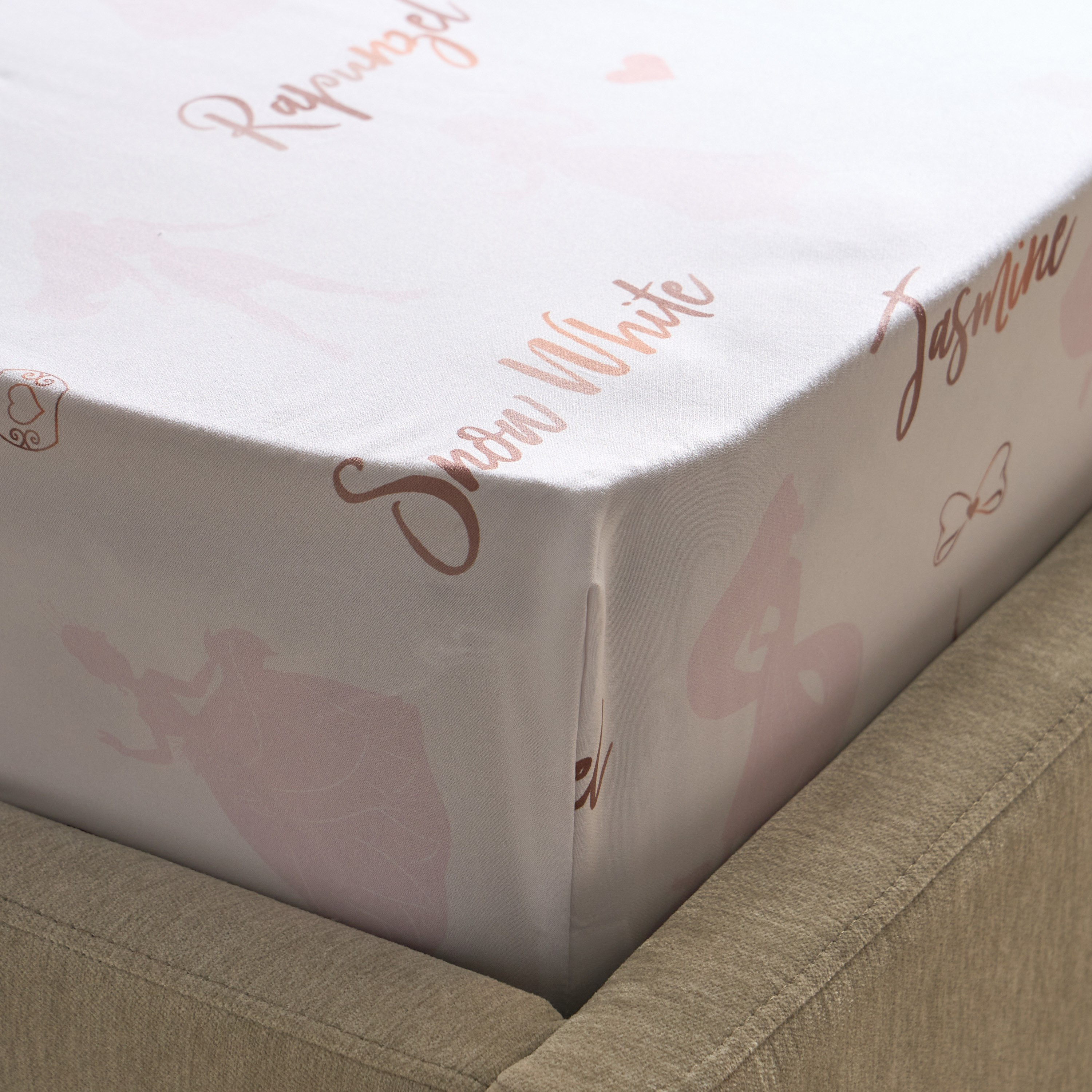 Princess Names Twin Fitted Sheet - 120x200+25 cm-hbxhomeware-hbxbedroom-image-4