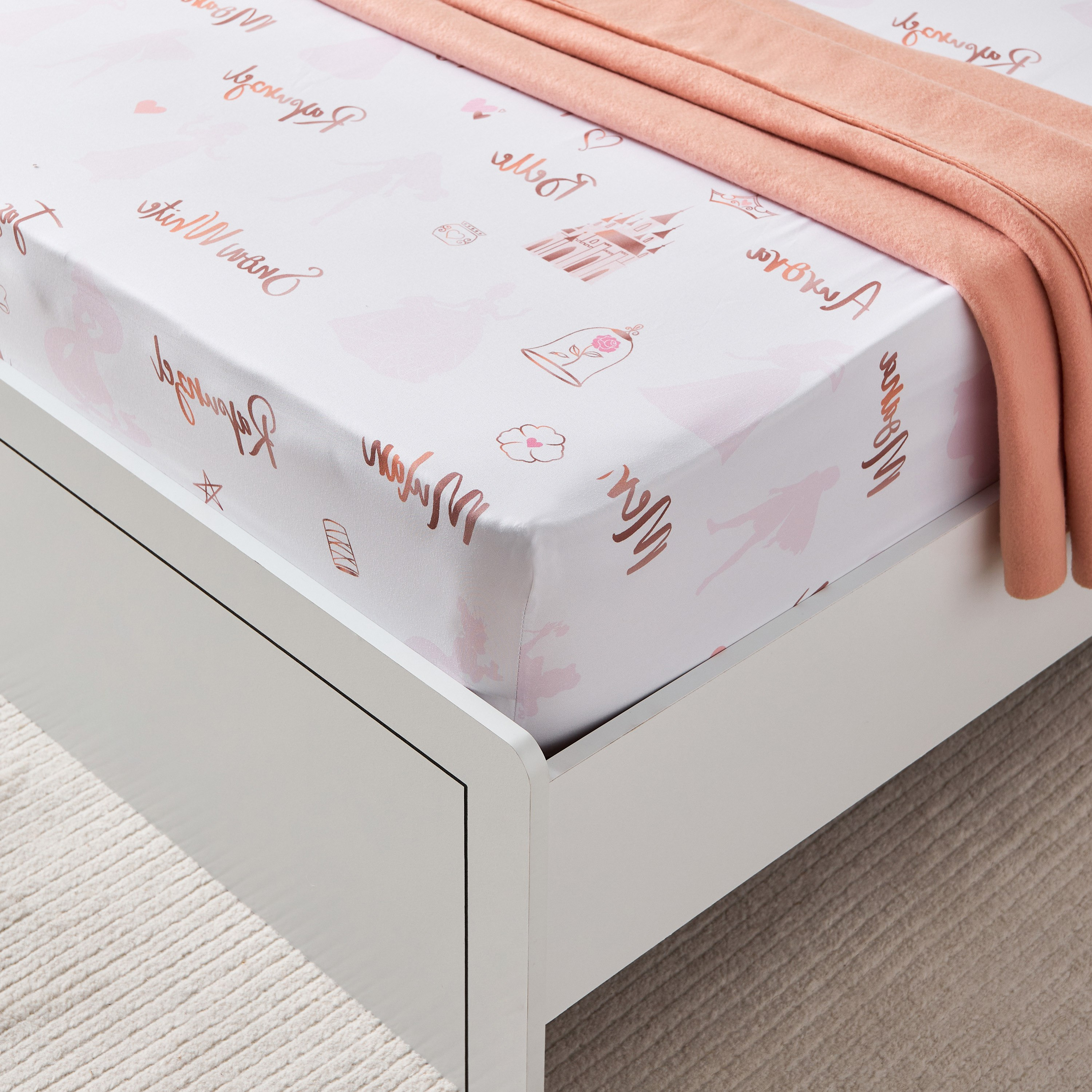 شرشف مطاطي فردي بطبعات أسماء من برينسس - 90x200+25 سم-hbxhomeware-hbxbedroom-image-1
