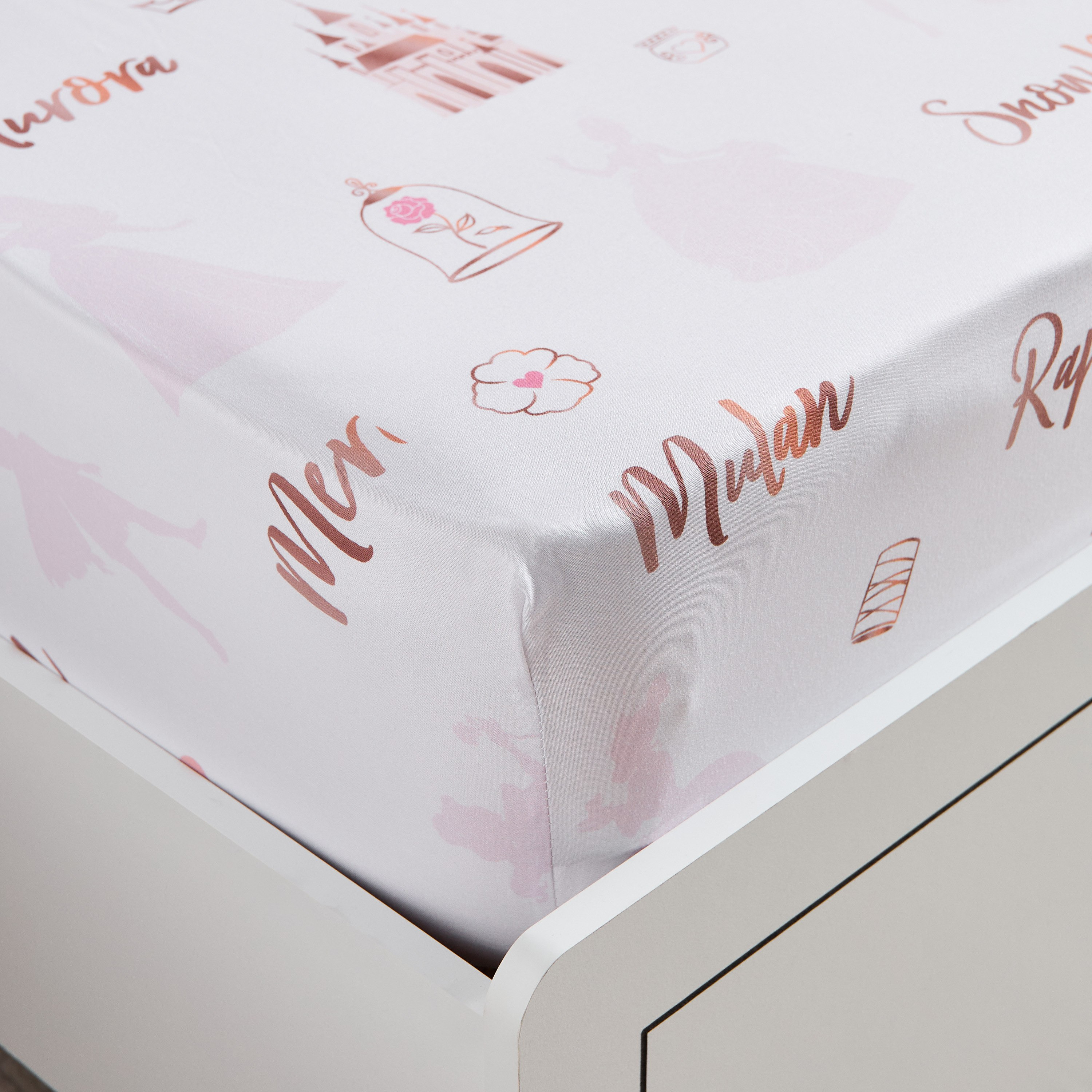 شرشف مطاطي فردي بطبعات أسماء من برينسس - 90x200+25 سم-hbxhomeware-hbxbedroom-image-6