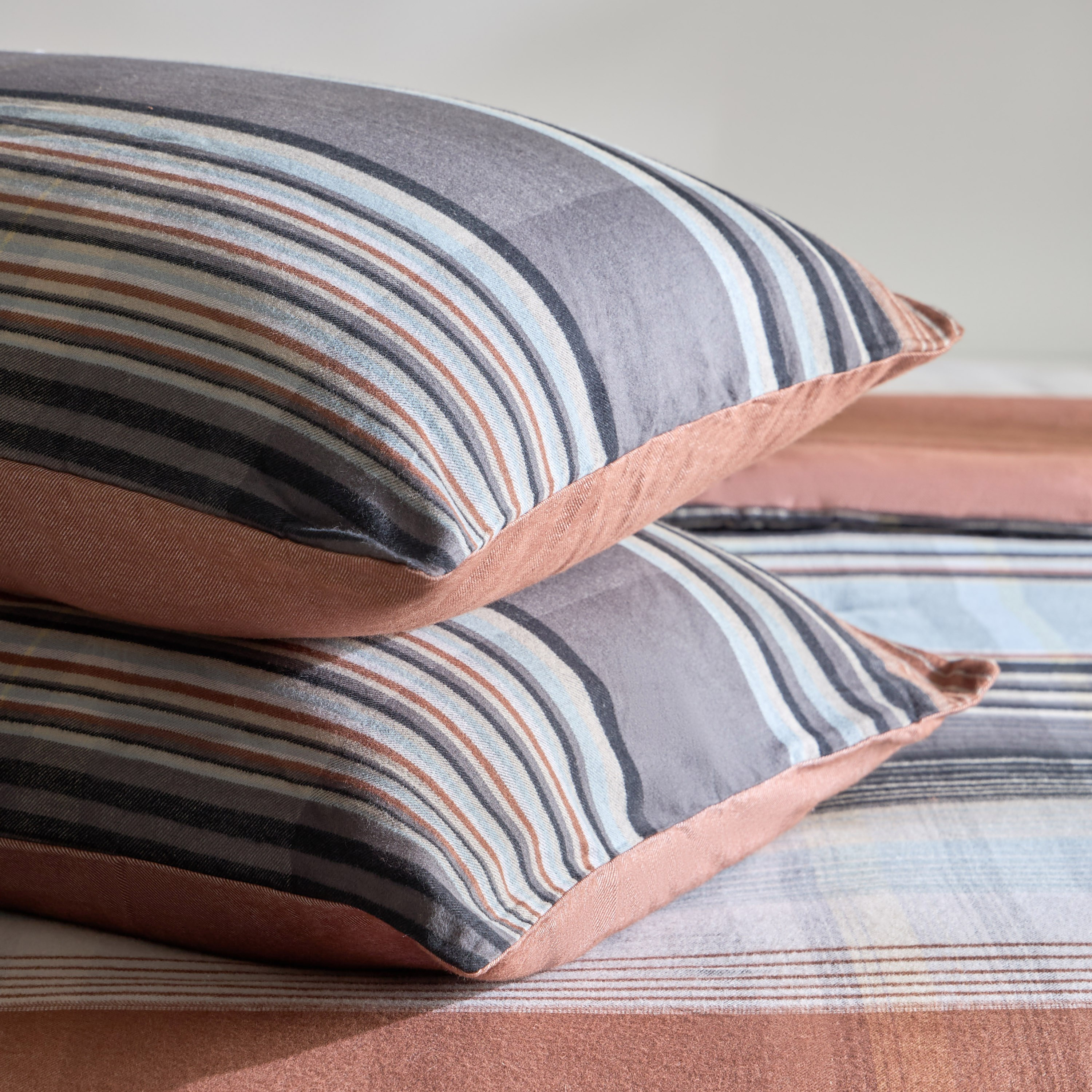 Snug Harbor 3-Piece Cotton Flannel King Comforter Set - 220x240 cm-hbxhomeware-hbxbedroom-image-4