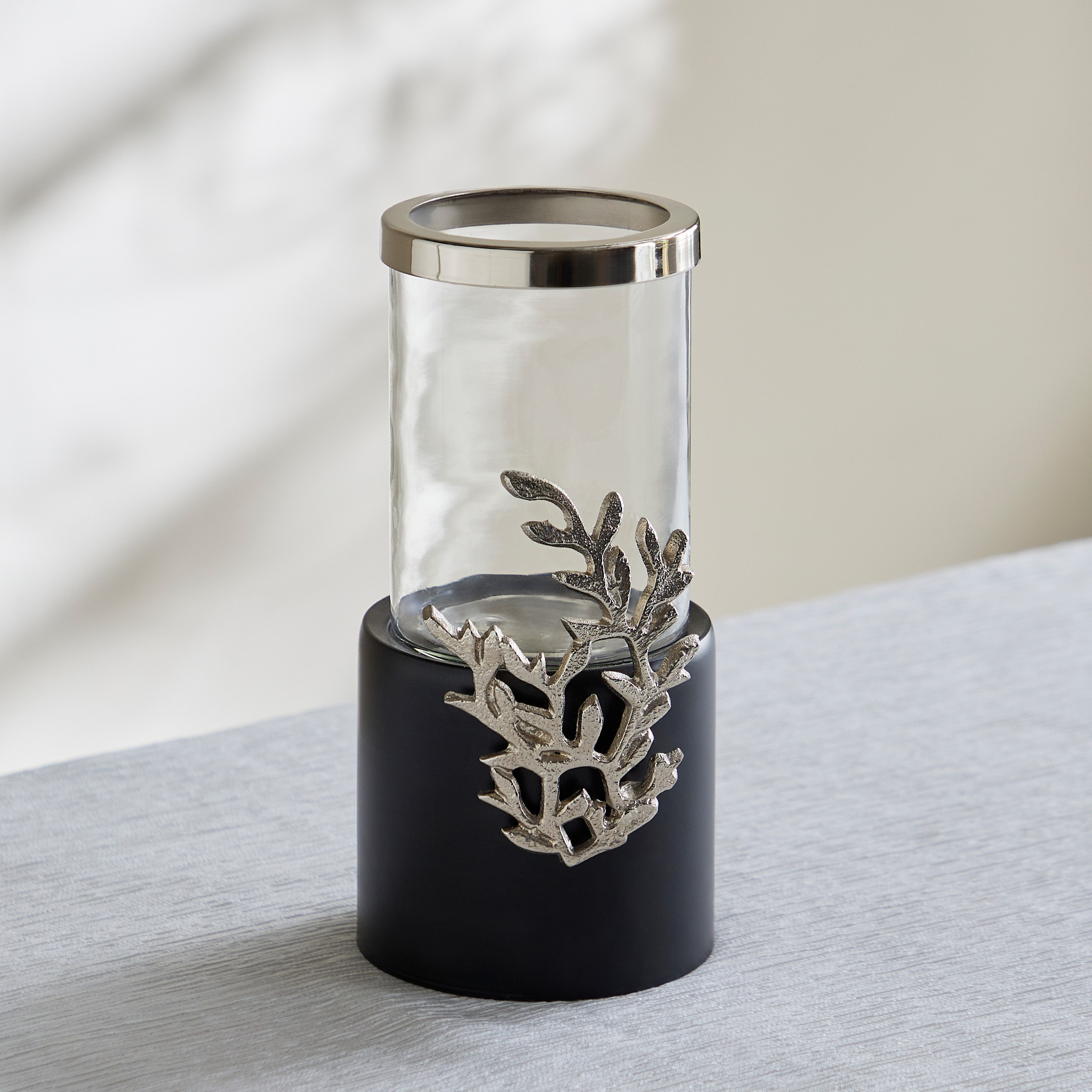 حامل شموع هوريكين زجاج بزخارف ألمنيوم وقاعدة خشبية من نورديك - 13x13x25 سم-hbxlivingroom-decorandaccessories-candleholders-image-2