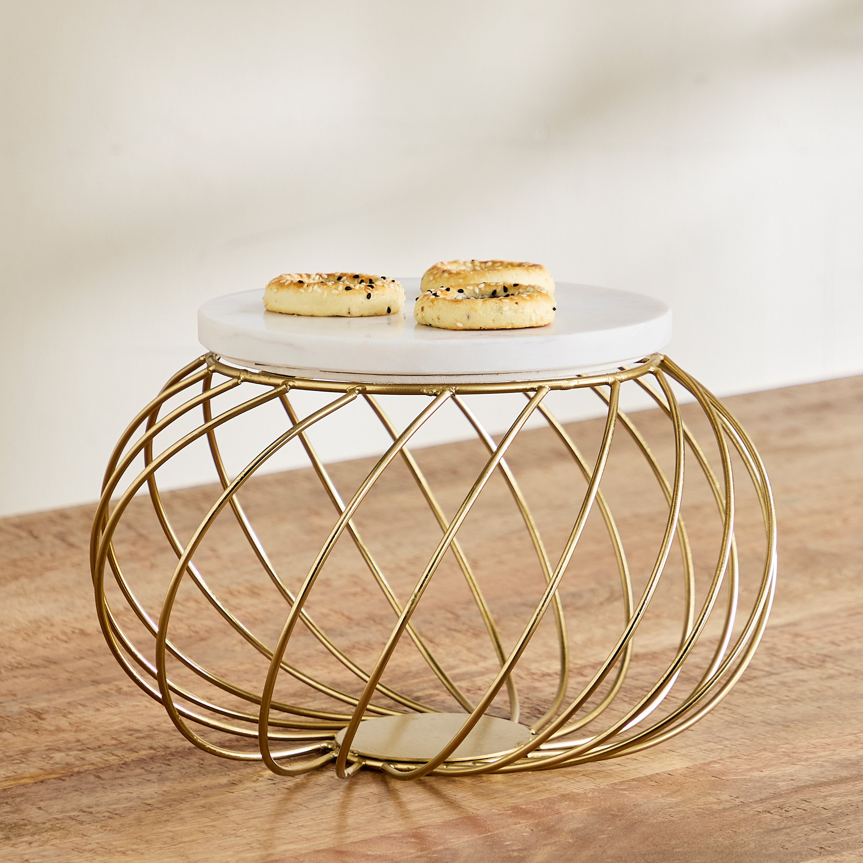 حامل كيك رخام مع حامل معدن من ويلو - 30x30x19.5 سم-hbxdecorandfurnishings-tabletop-serveware-image-1
