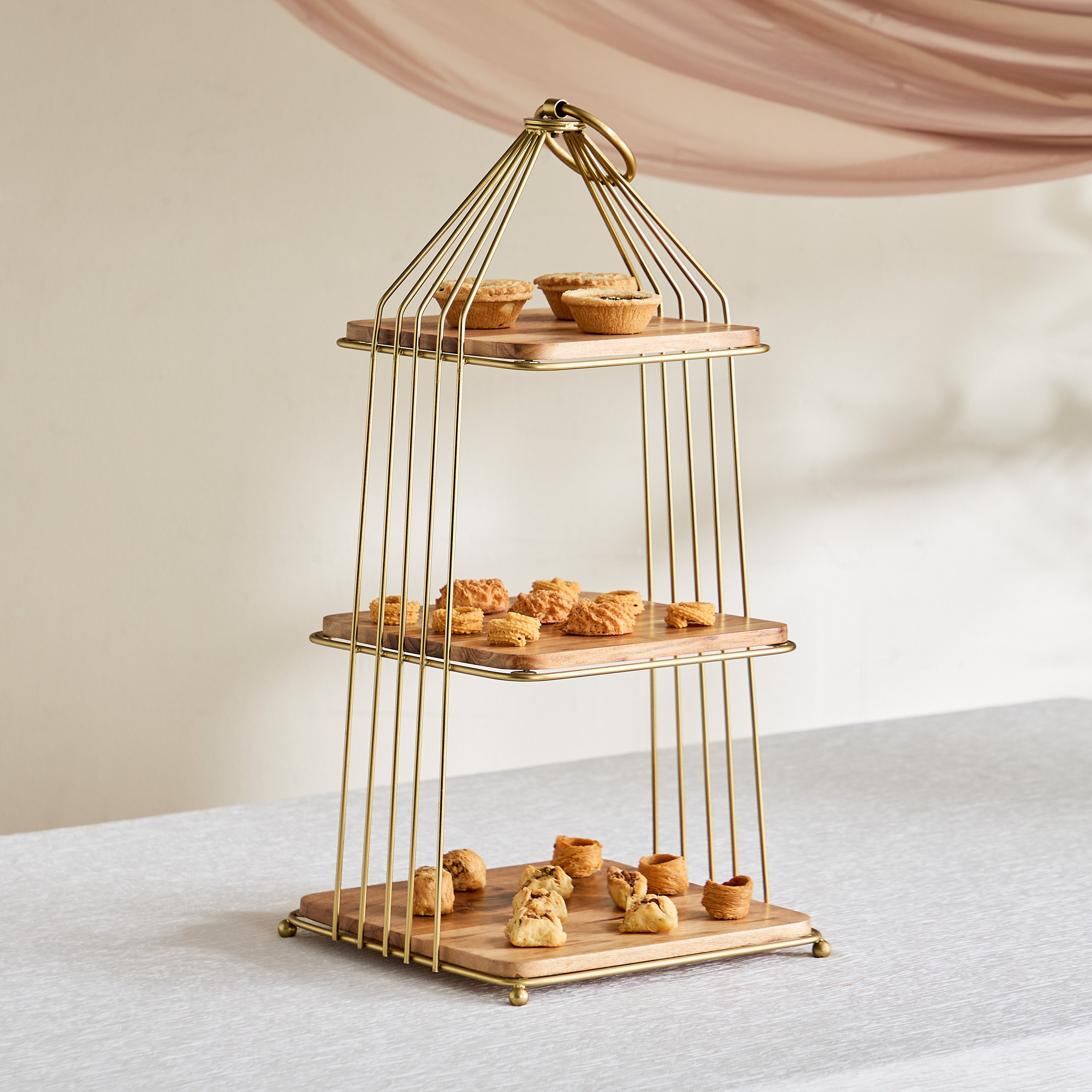 حامل كيك خشب 3 طبقات مع معدن من نورديك - 26x26x55 سم-hbxdecorandfurnishings-tabletop-serveware-image-1