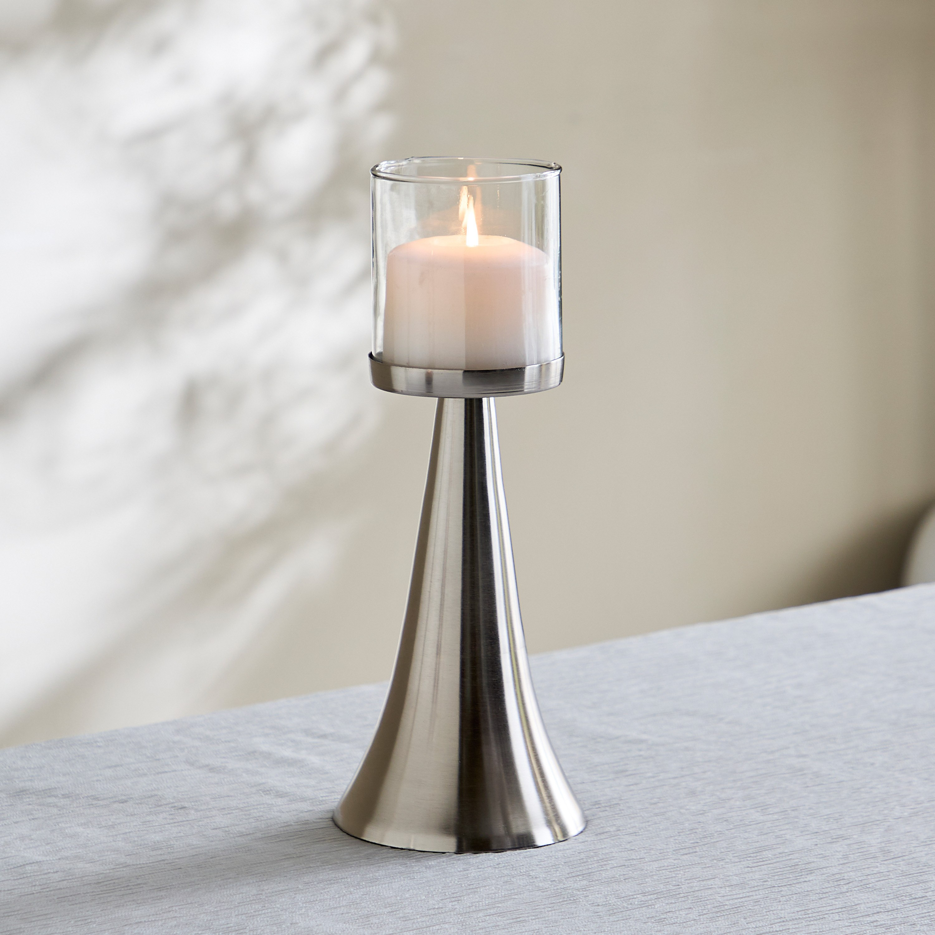 حامل شموع هوريكين زجاج بقاعدة معدن من نورديك - 12x12x30 سم-hbxlivingroom-decorandaccessories-candleholders-image-1