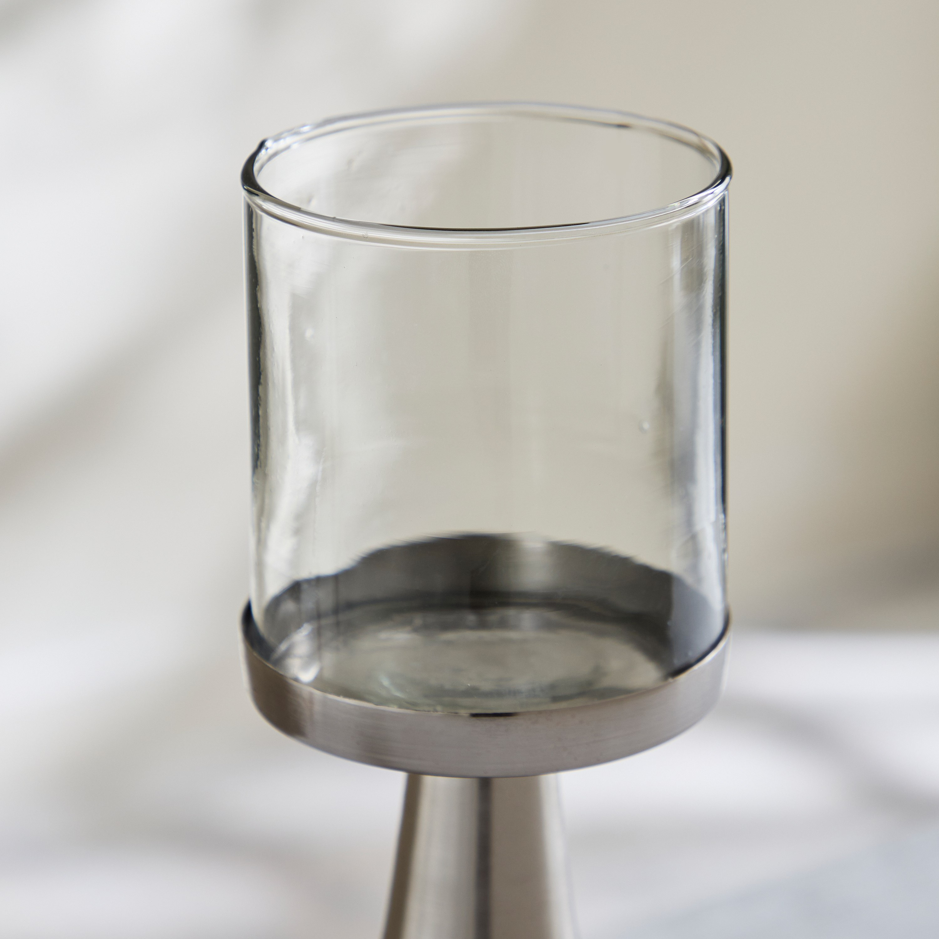 حامل شموع هوريكين زجاج بقاعدة معدن من نورديك - 12x12x30 سم-hbxlivingroom-decorandaccessories-candleholders-image-3