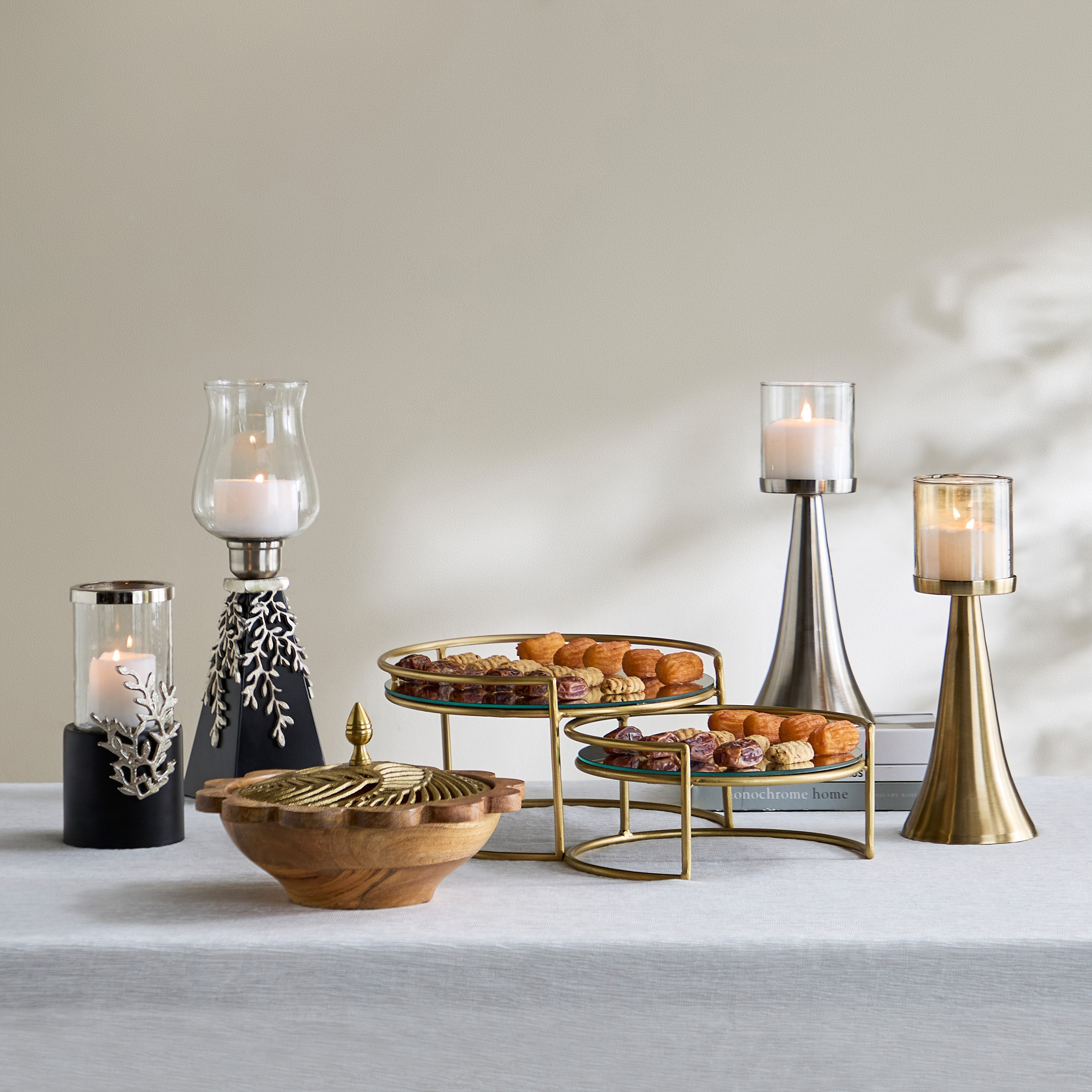 حامل شموع زجاج بقاعدة معدن من نورديك - 12x12x30 سم-hbxlivingroom-decorandaccessories-candleholders-image-4