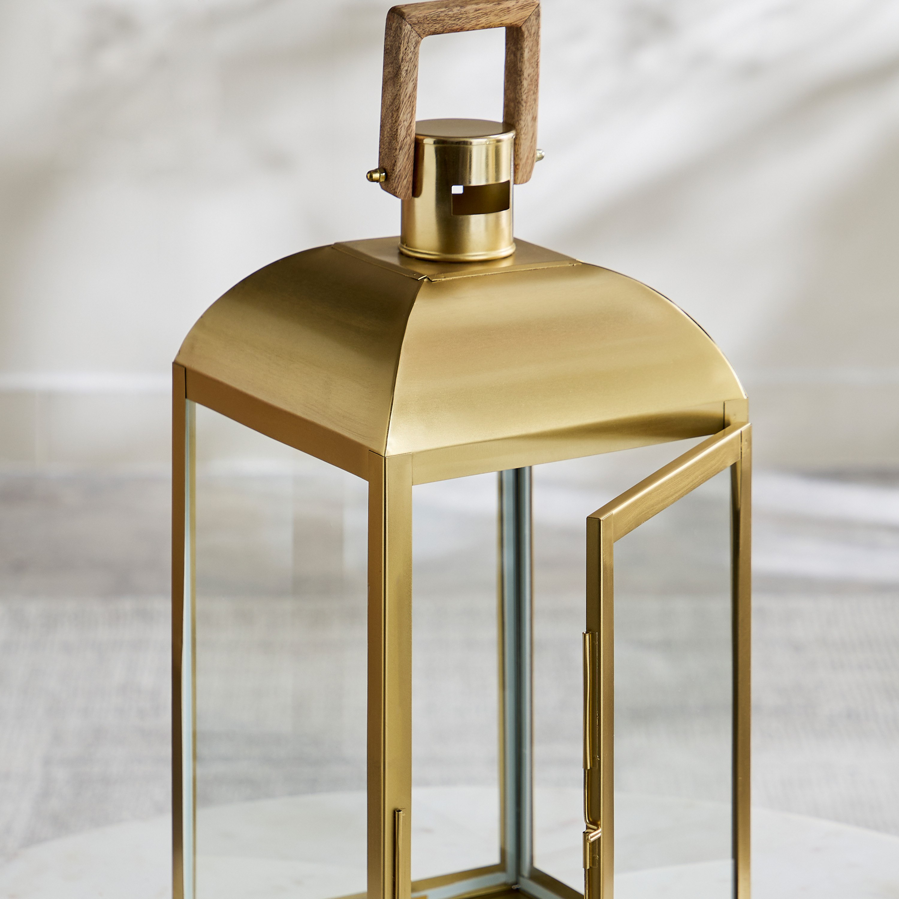 فانوس معدن بمقبض خشبي من ميلو - 23x23x48 سم-hbxdecorandfurnishings-homeaccessories-lanterns-image-3