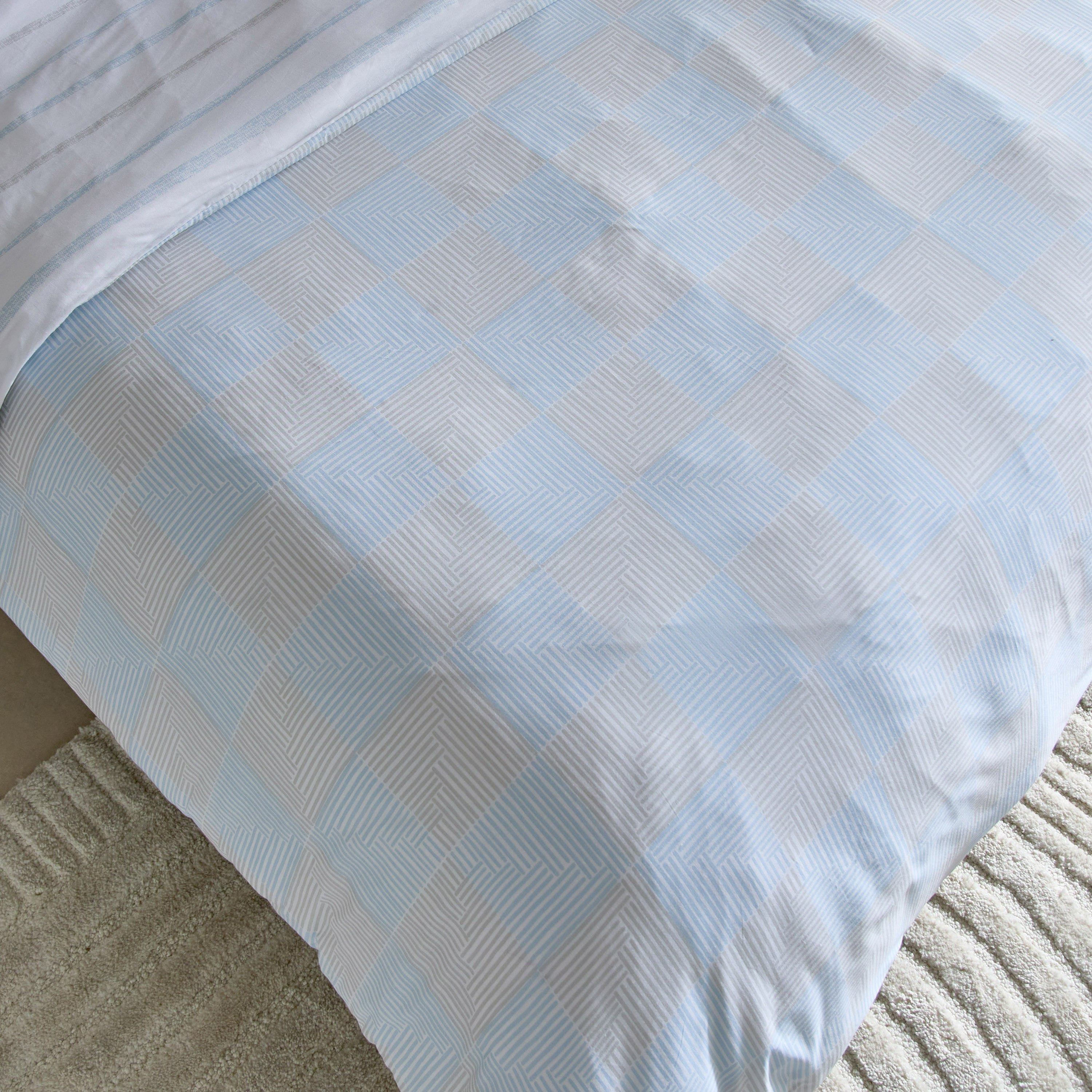 طقم غطاء لحاف مبطن توين قطن بطبعات 3 قطع جاسون من أورورا - 150x220 سم-hbxhomeware-hbxbedroom-image-4
