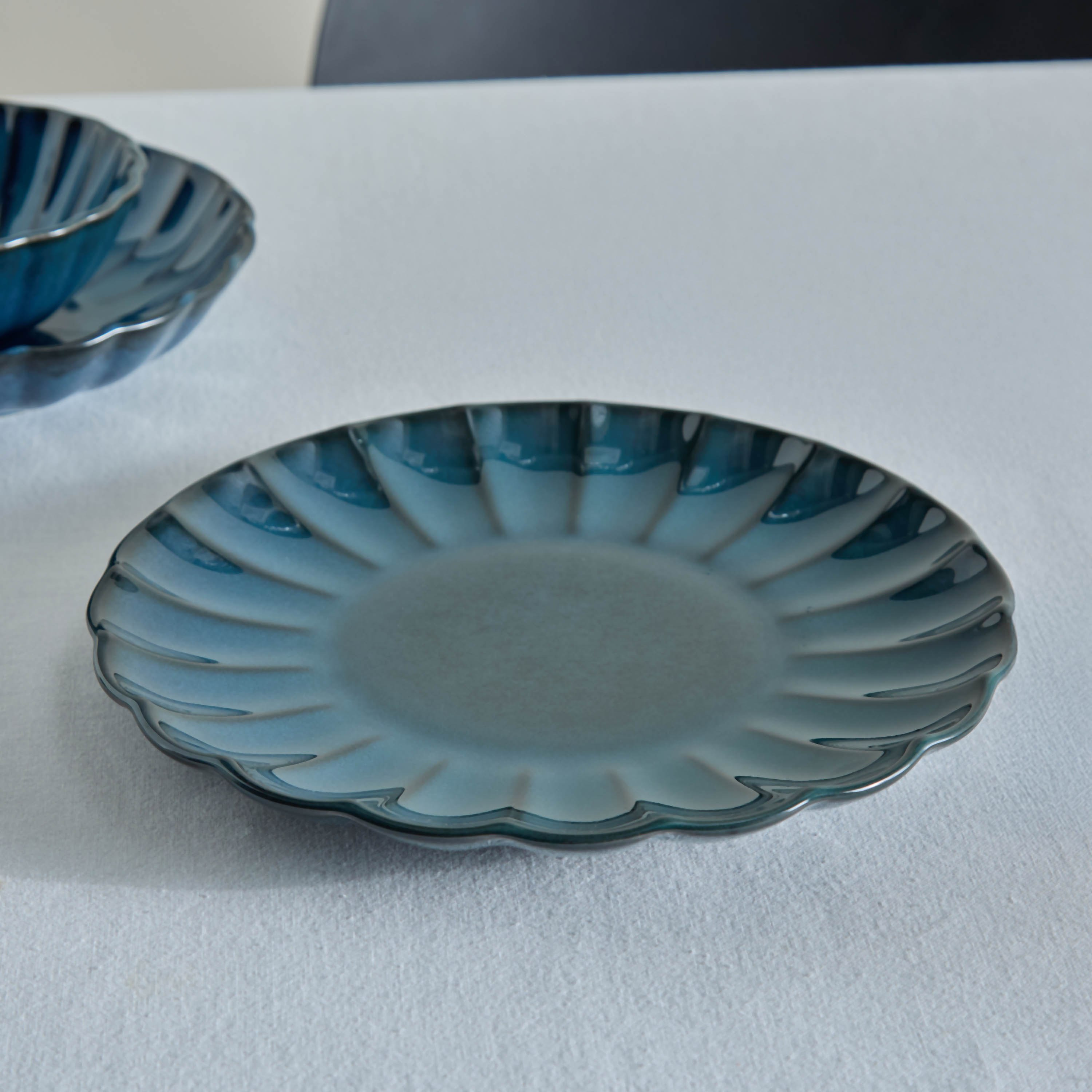 Siam Stoneware Blue Scallop Dinner Plate - 27 cm-hbxdecorandfurnishings-tabletop-crockery-image-1