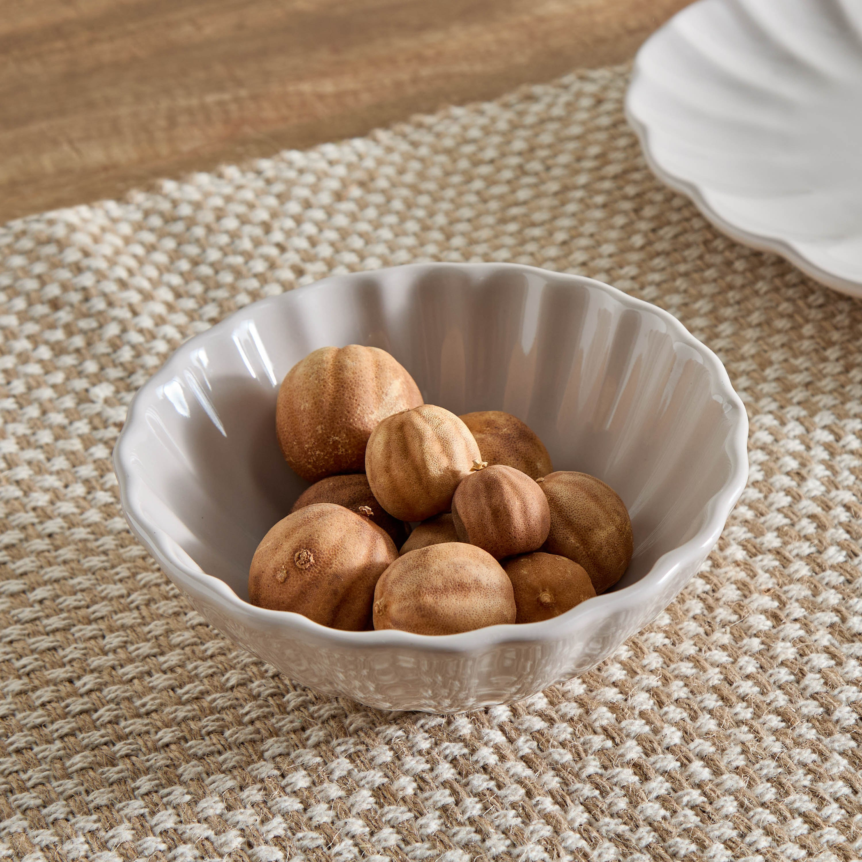 وعاء حبوب صدفي من سيام - 16 سم-hbxdecorandfurnishings-tabletop-crockery-image-1