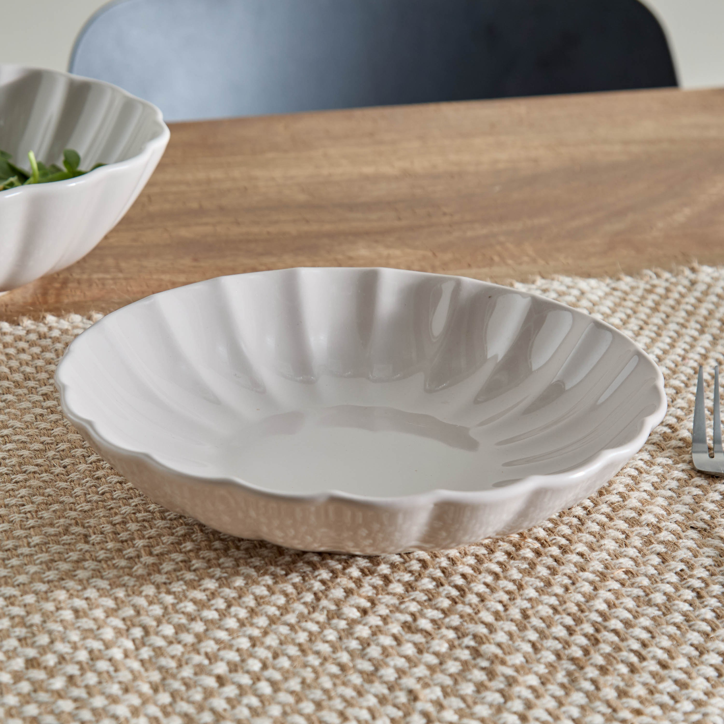 صحن حساء صدفي من سيام - 23 سم-hbxdecorandfurnishings-tabletop-crockery-image-1