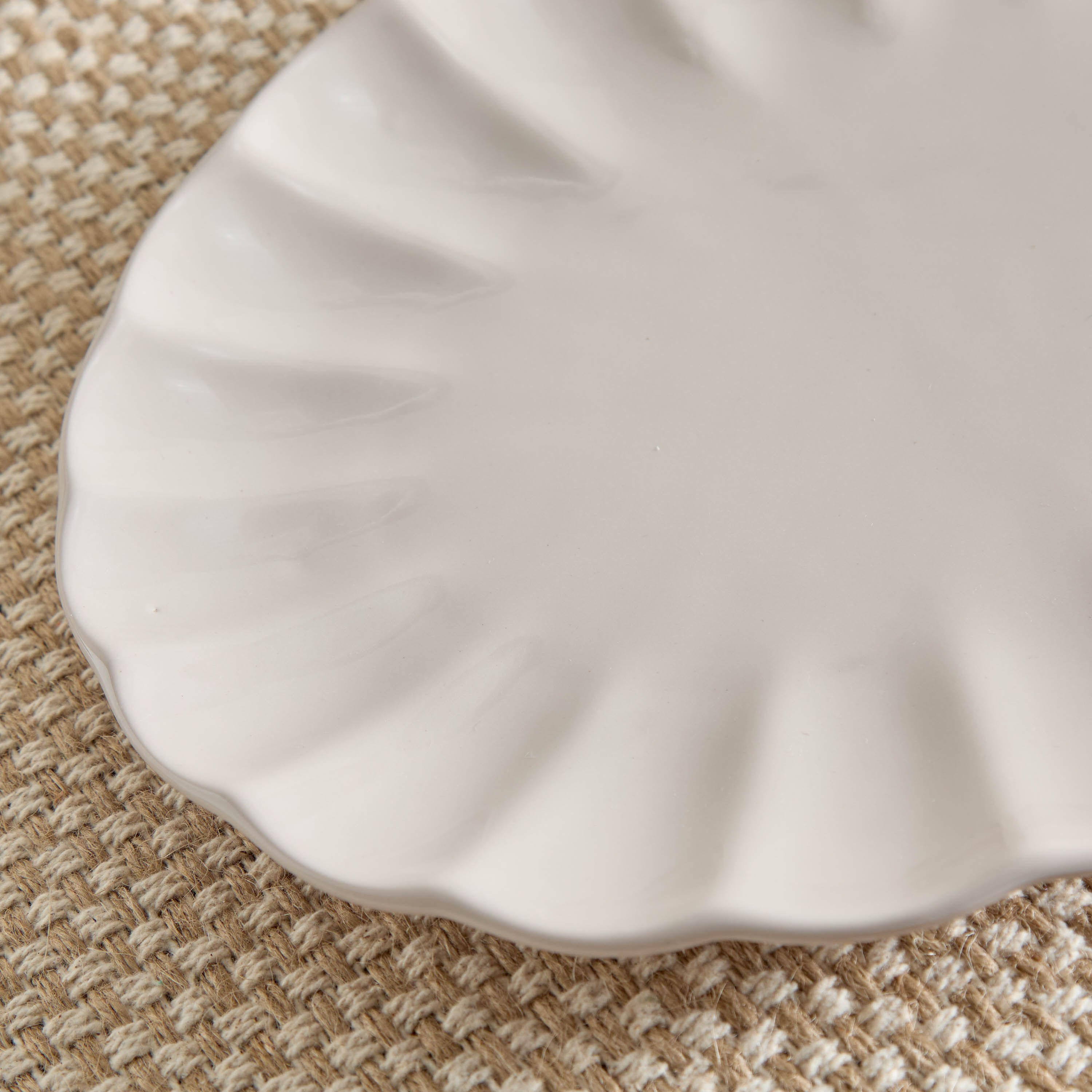 صحن تقديم سكالوب من الفخار من سيام - 28.5 سم-hbxdecorandfurnishings-tabletop-serveware-image-3