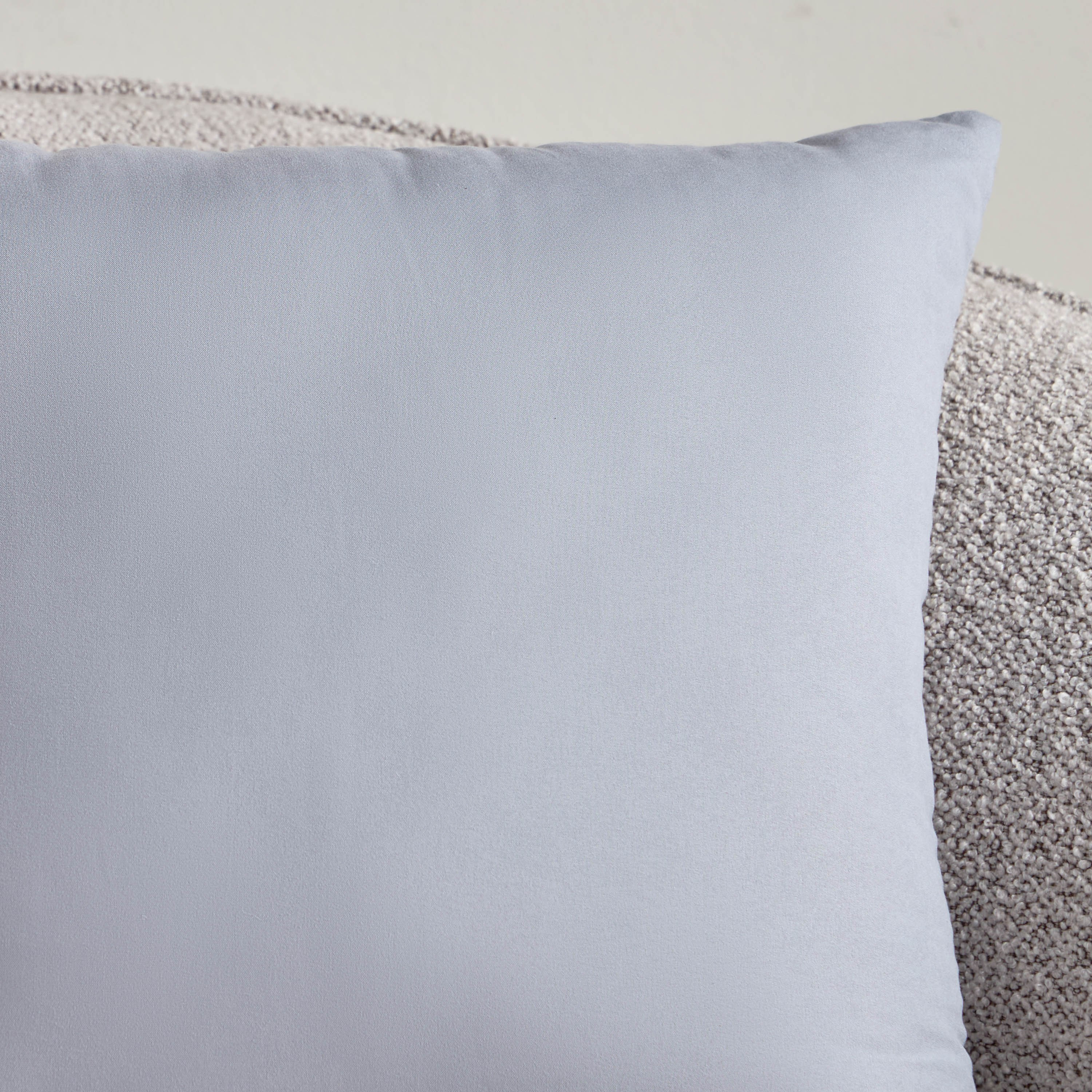 وسادة محشوة من الألياف الدقيقة من أكسس - 40x40 سم-hbxlivingroom-furnishings-cushionsandcovers-filledcushions-image-3