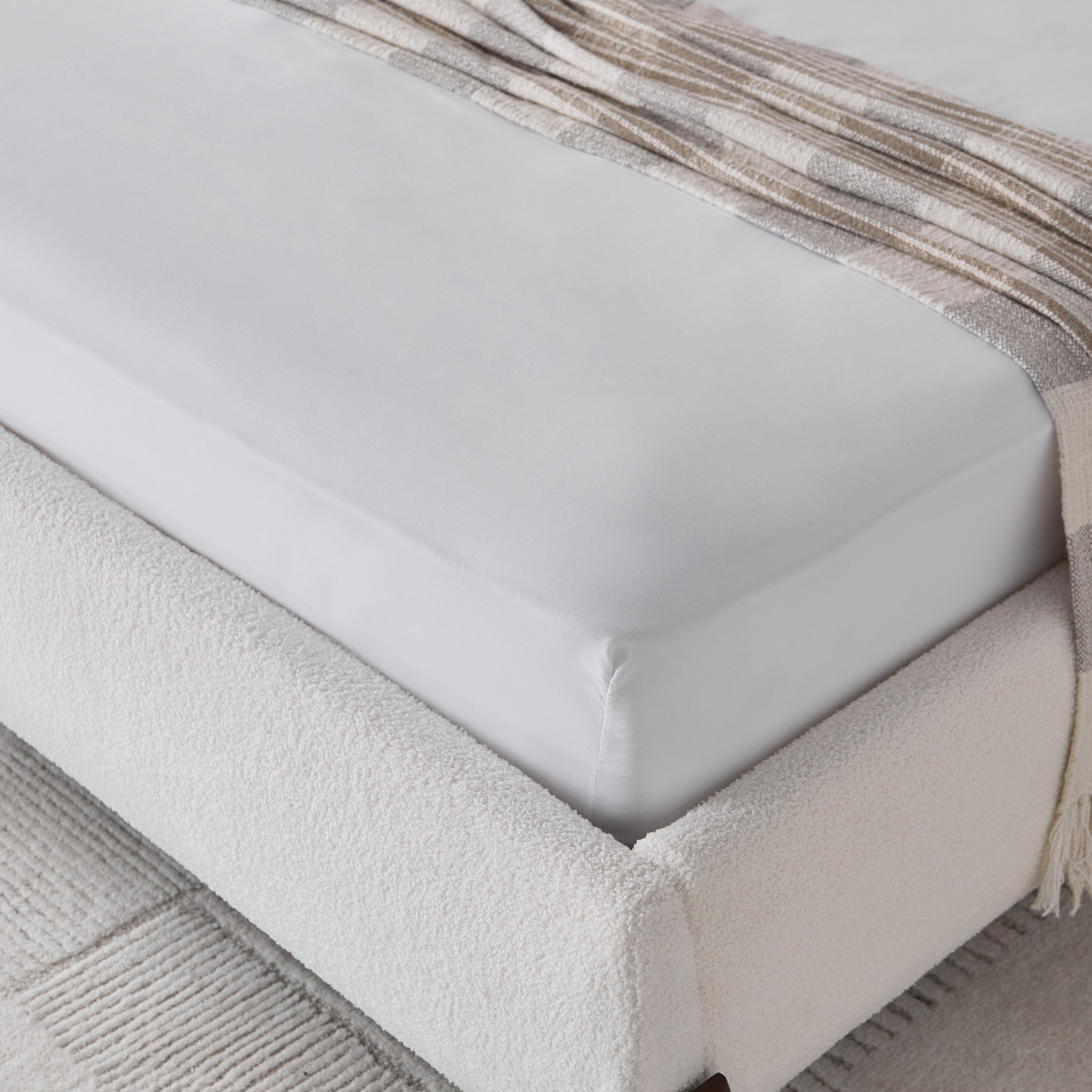AxisMicro King Fitted Sheet - 180x200+25 cm-hbxhomeware-hbxbedroom-image-1